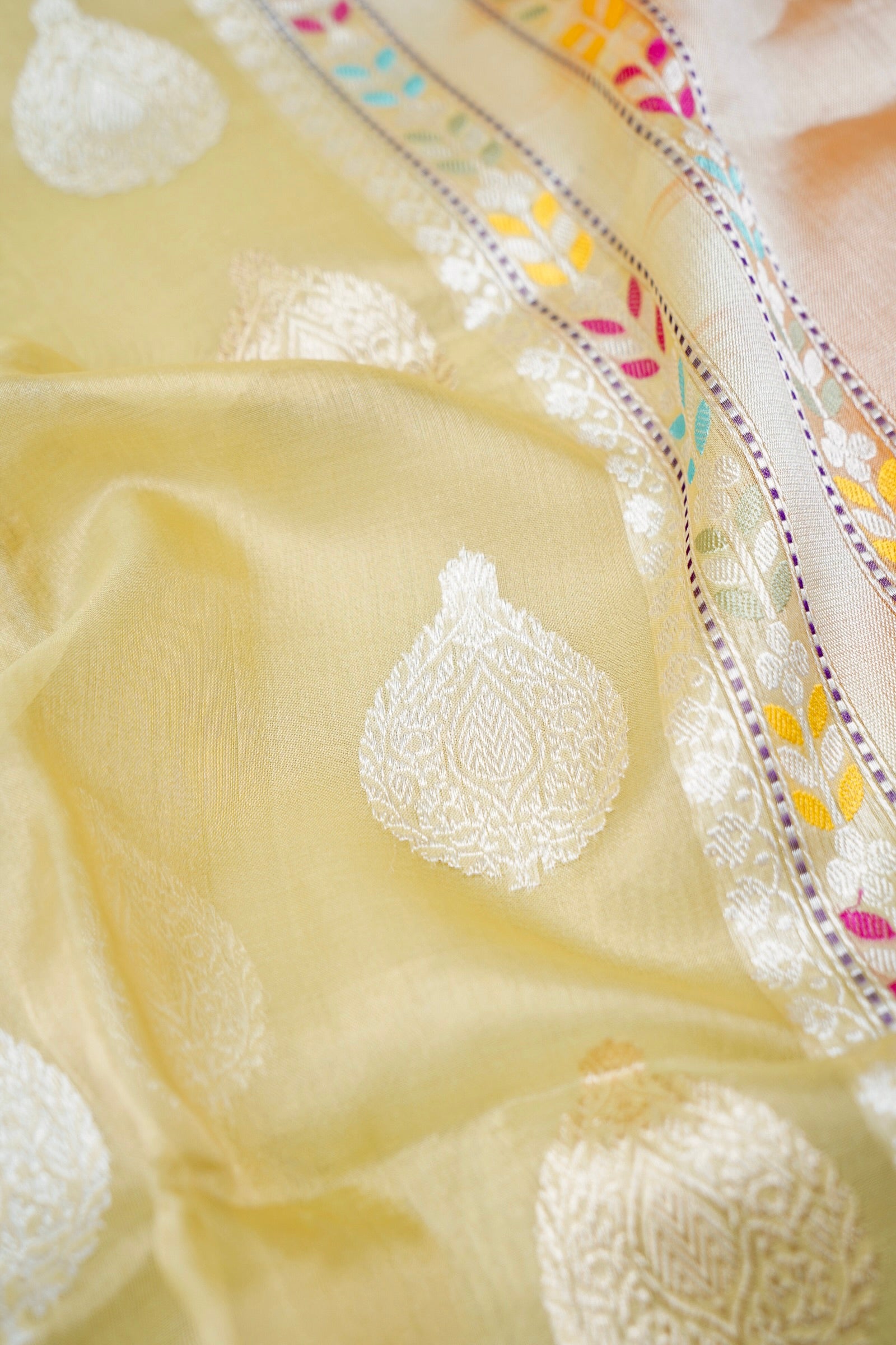 Banarasi Kora Tissue Kadwa Handloom Saree | Pistachio