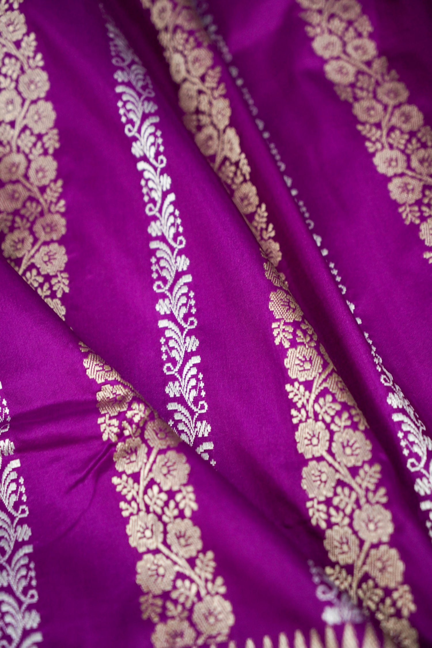 Banarasi Katan Silk Cutwork Handwoven Saree in Magenta Purple - Khinkhwab