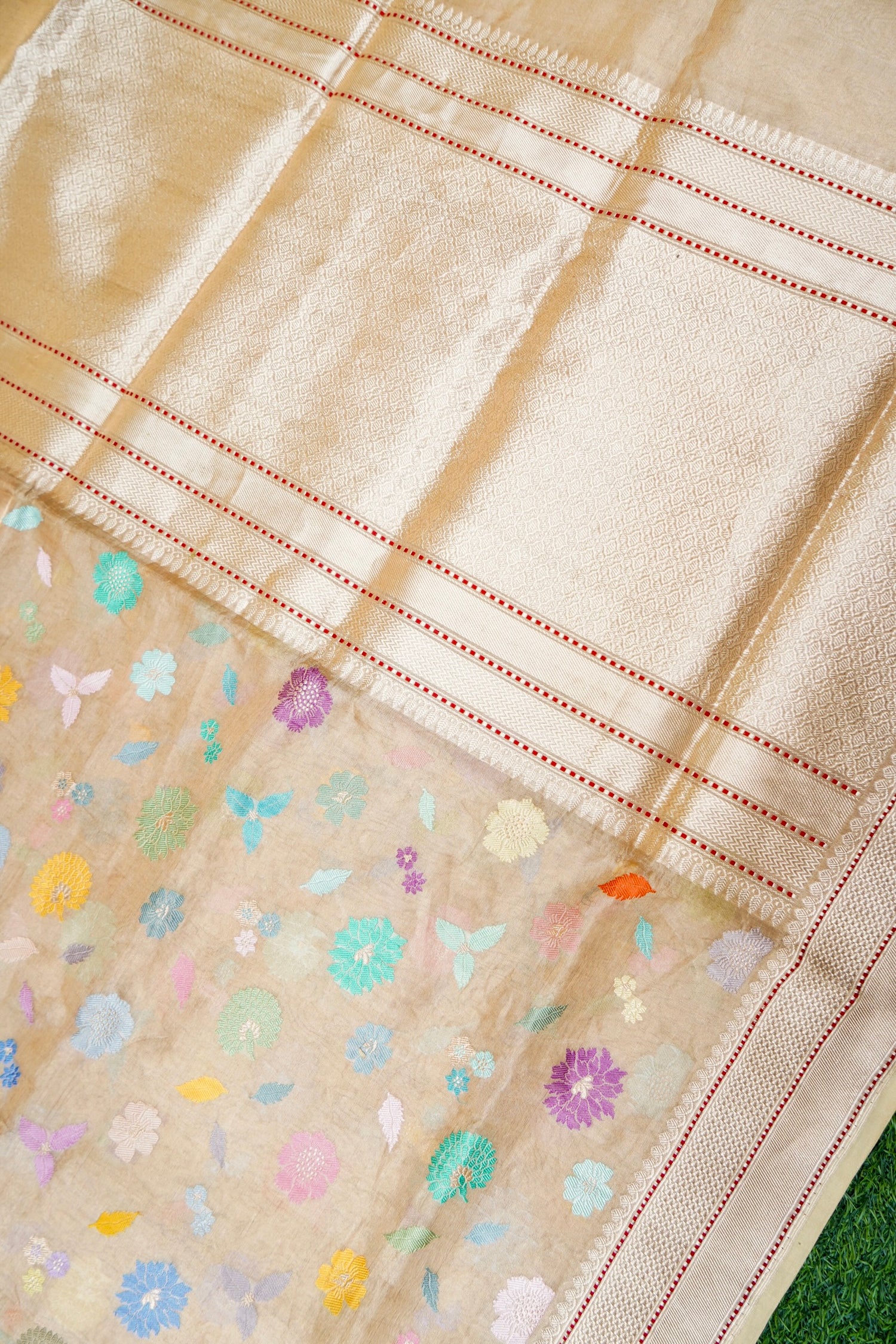 Banarasi Pure Silk Tissue Kadwa Meenakari Handloom Saree | Gold - Khinkhwab
