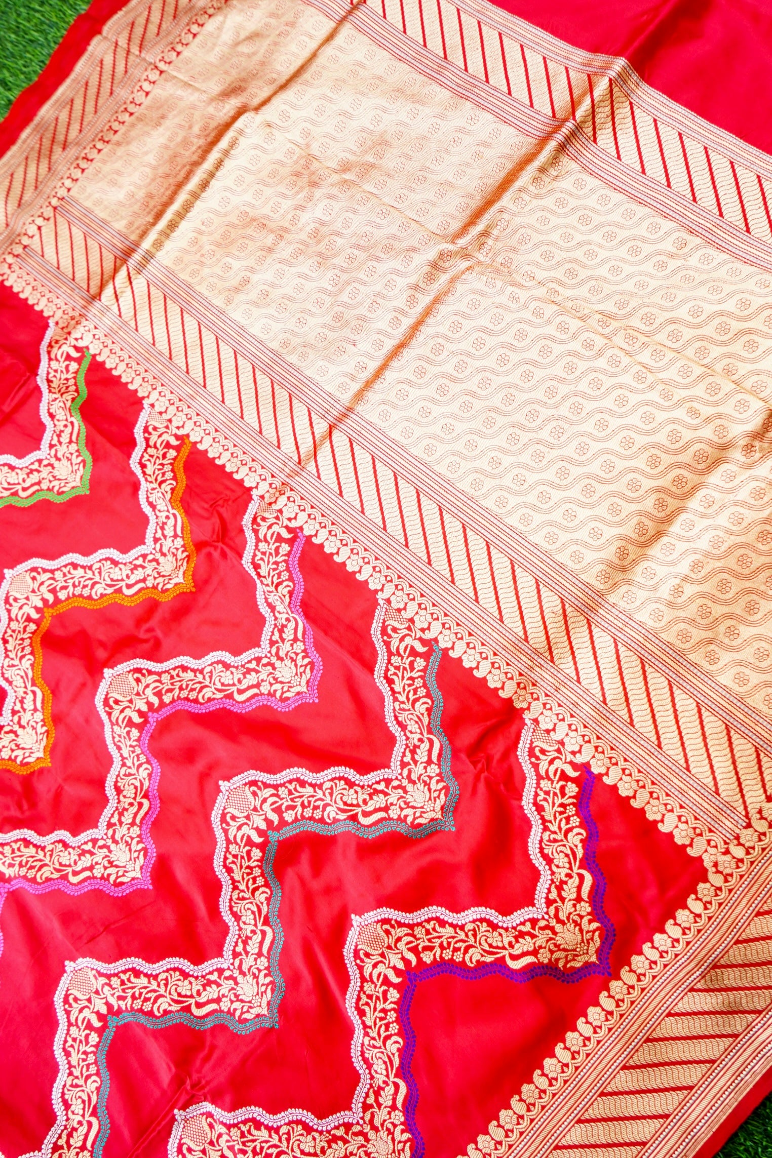 Handwoven Banarasi Silk Kadwa Zig Zag Saree
