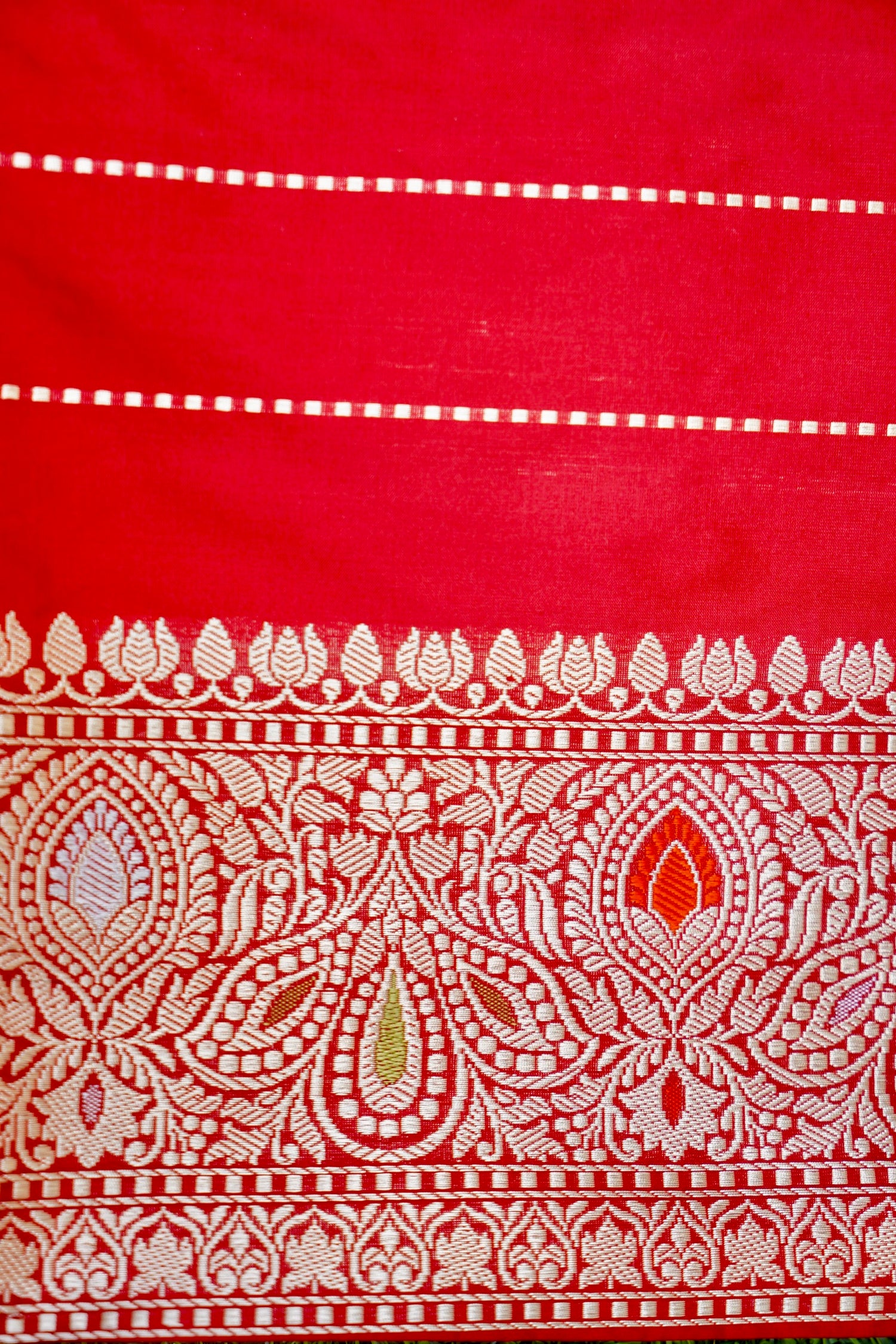 Banarasi Katan Silk Kadwa Tanchoi Handloom Saree | Red - Khinkhwab