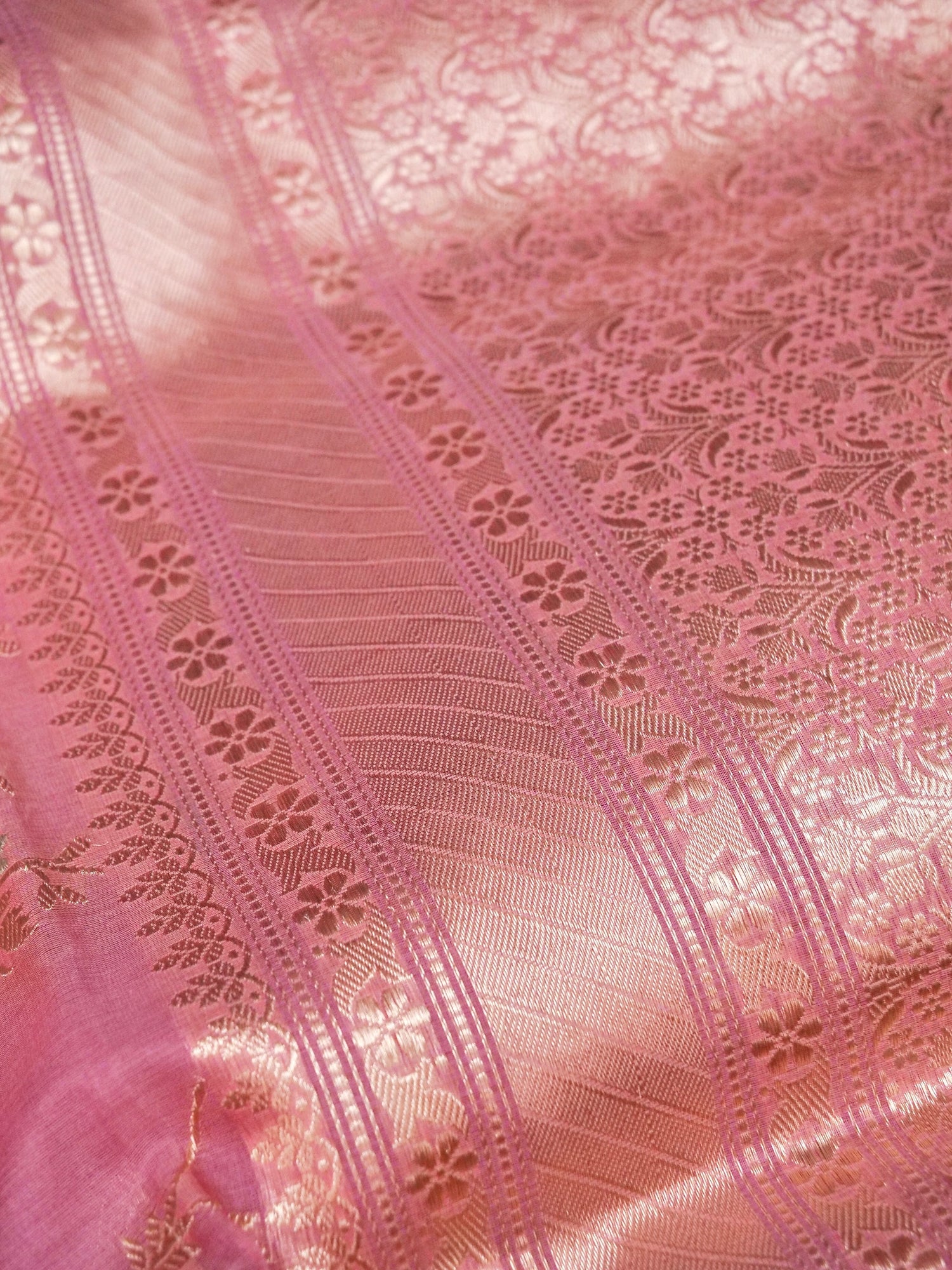 Banarasi Organza Kadwa Jangla Handwoven Saree in Rose Pink