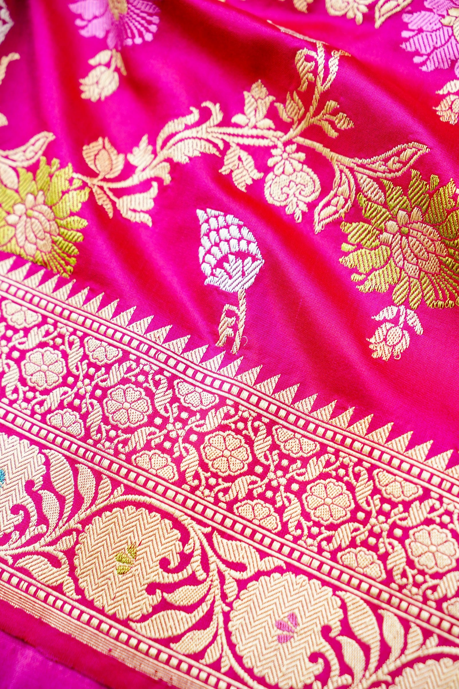 Handwoven Pure Katan Silk Pink Kadwa Jaal Banarasi Saree