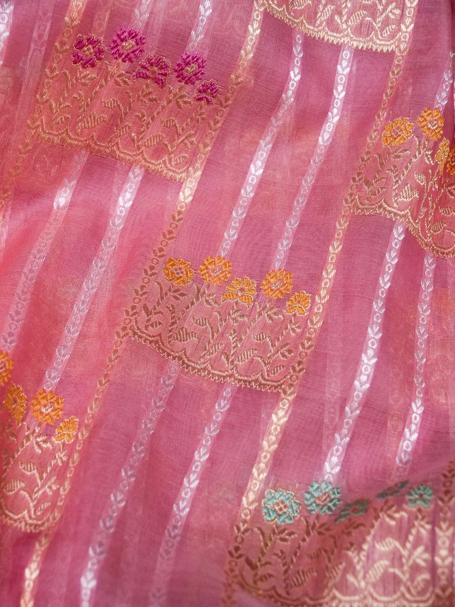 Banarasi Organza Kadwa Handwoven Saree in Dusty Pink