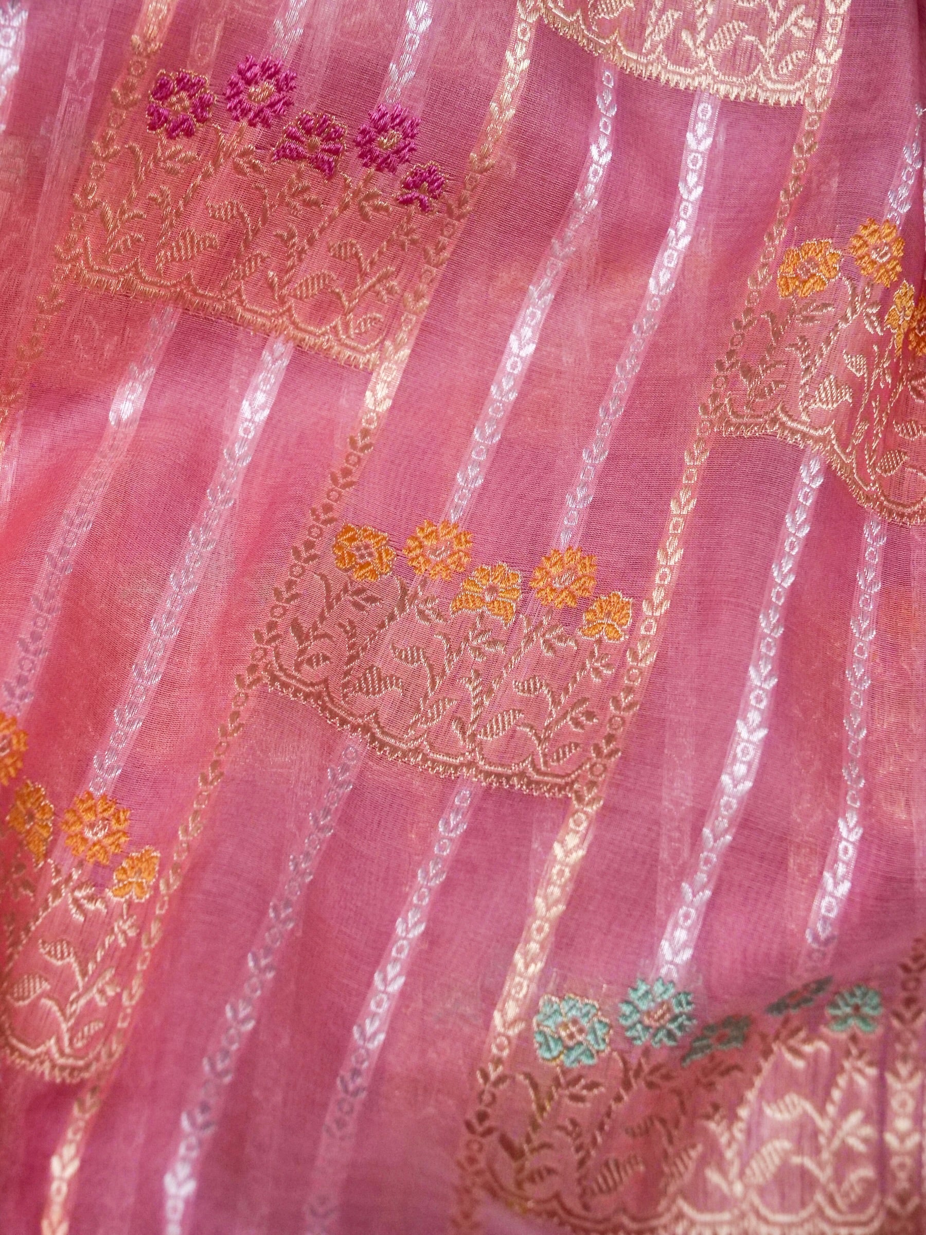 Banarasi Organza Kadwa Handwoven Saree in Dusty Pink