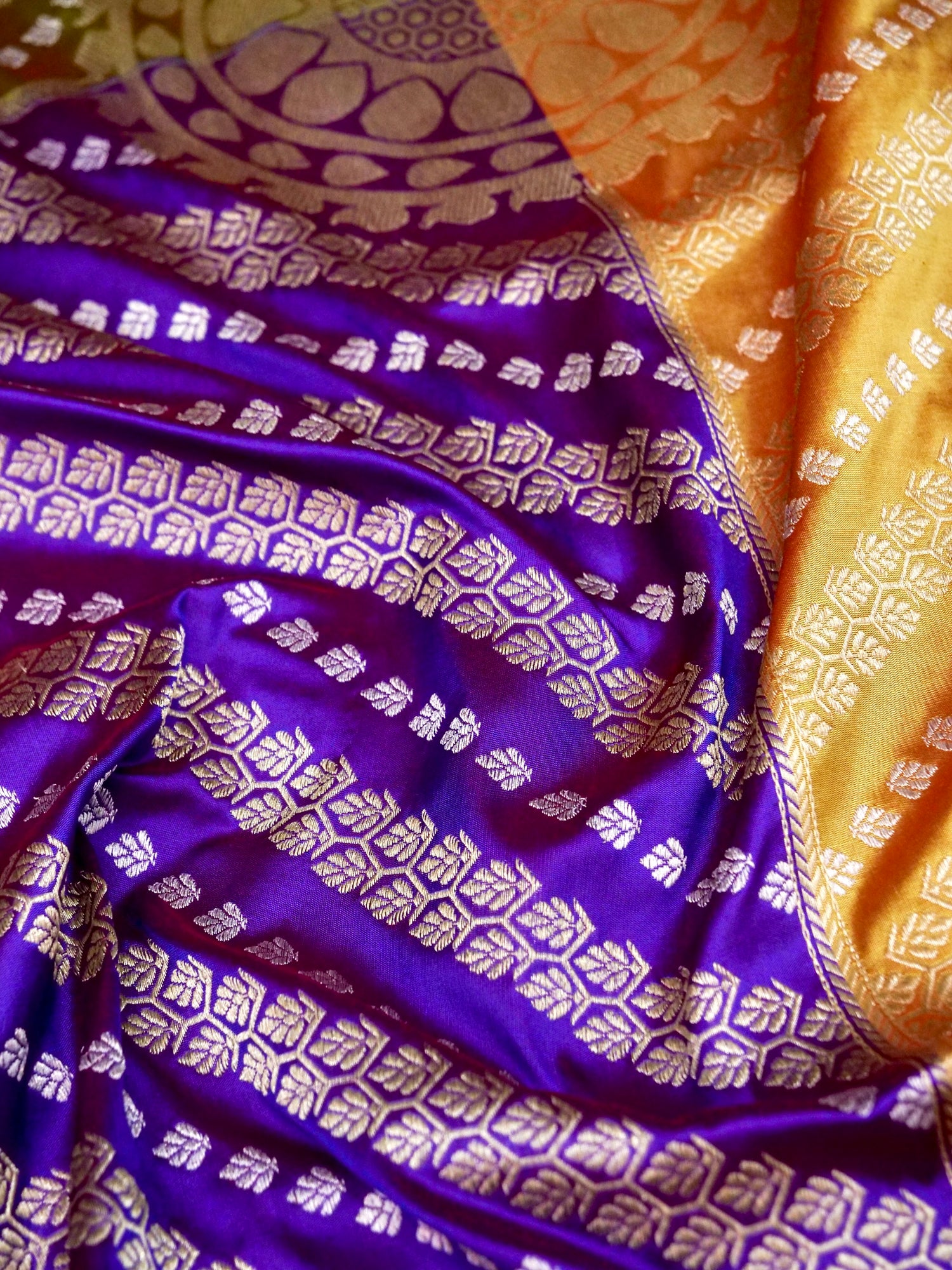 Chauki Rangkat | Handloom Banarasi Pure Cotton Kora Saree in White