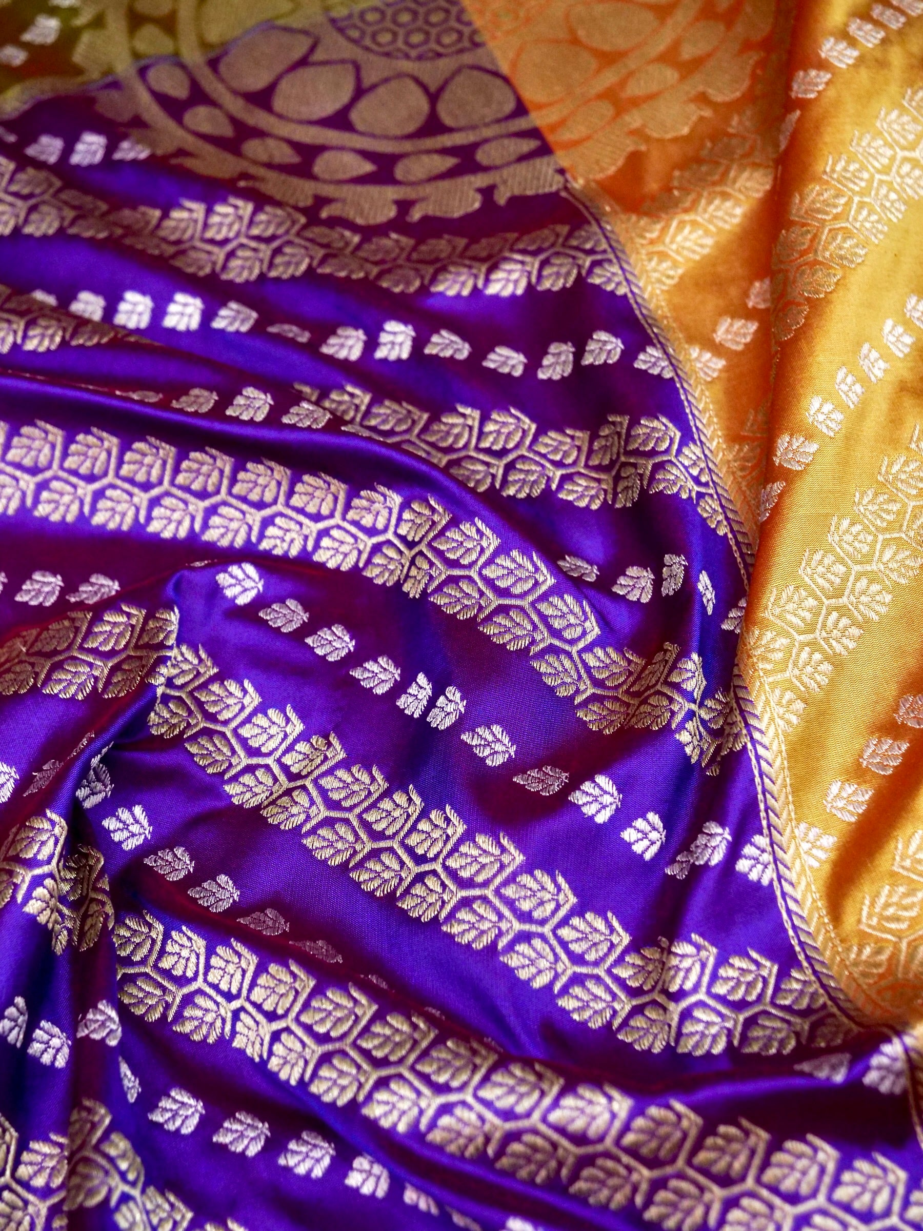 Chauki Rangkat | Handloom Banarasi Pure Cotton Kora Saree in White
