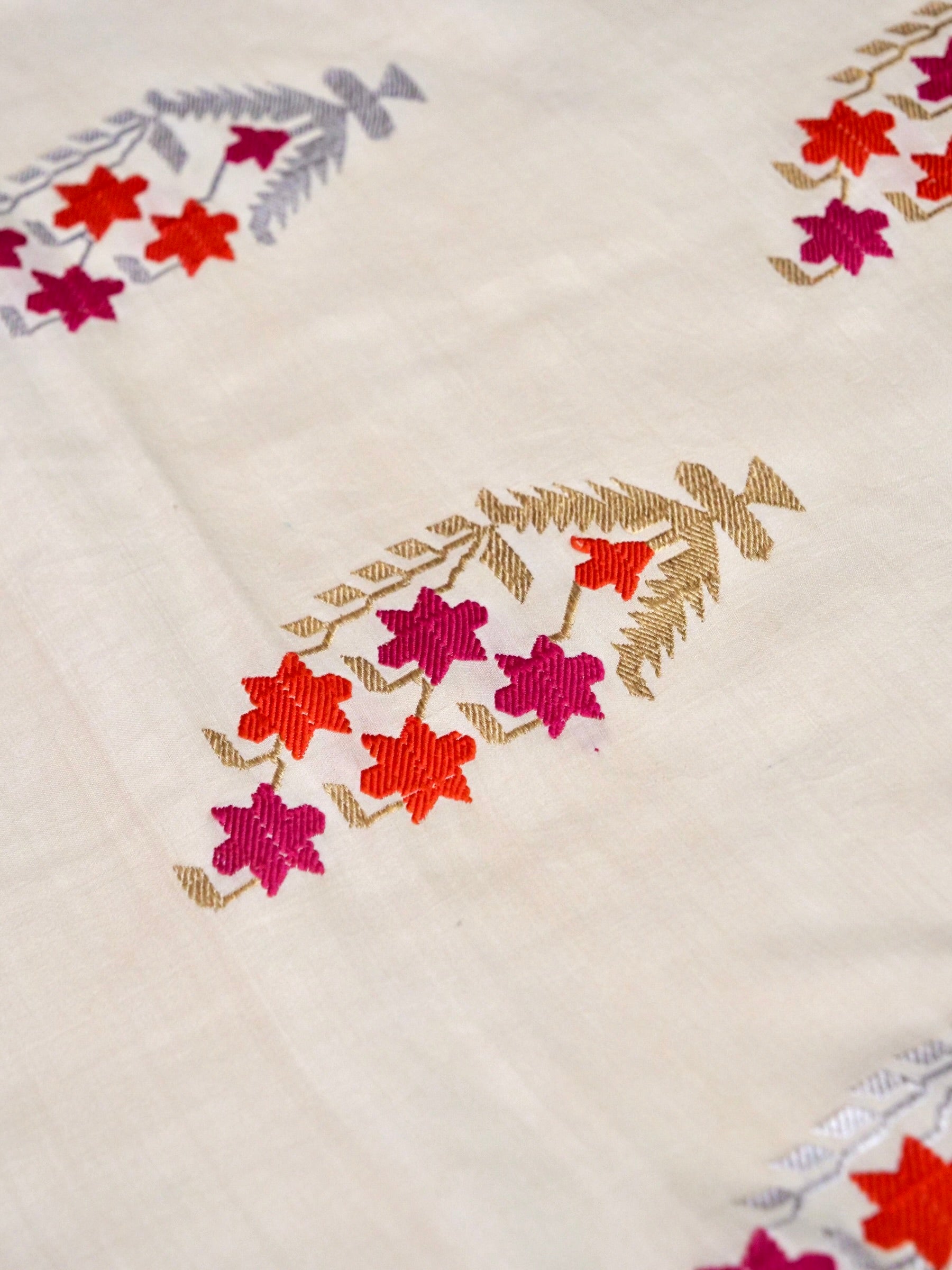 Banarasi Gajji Silk Kadwa Meenakari Handwoven Saree in Off White
