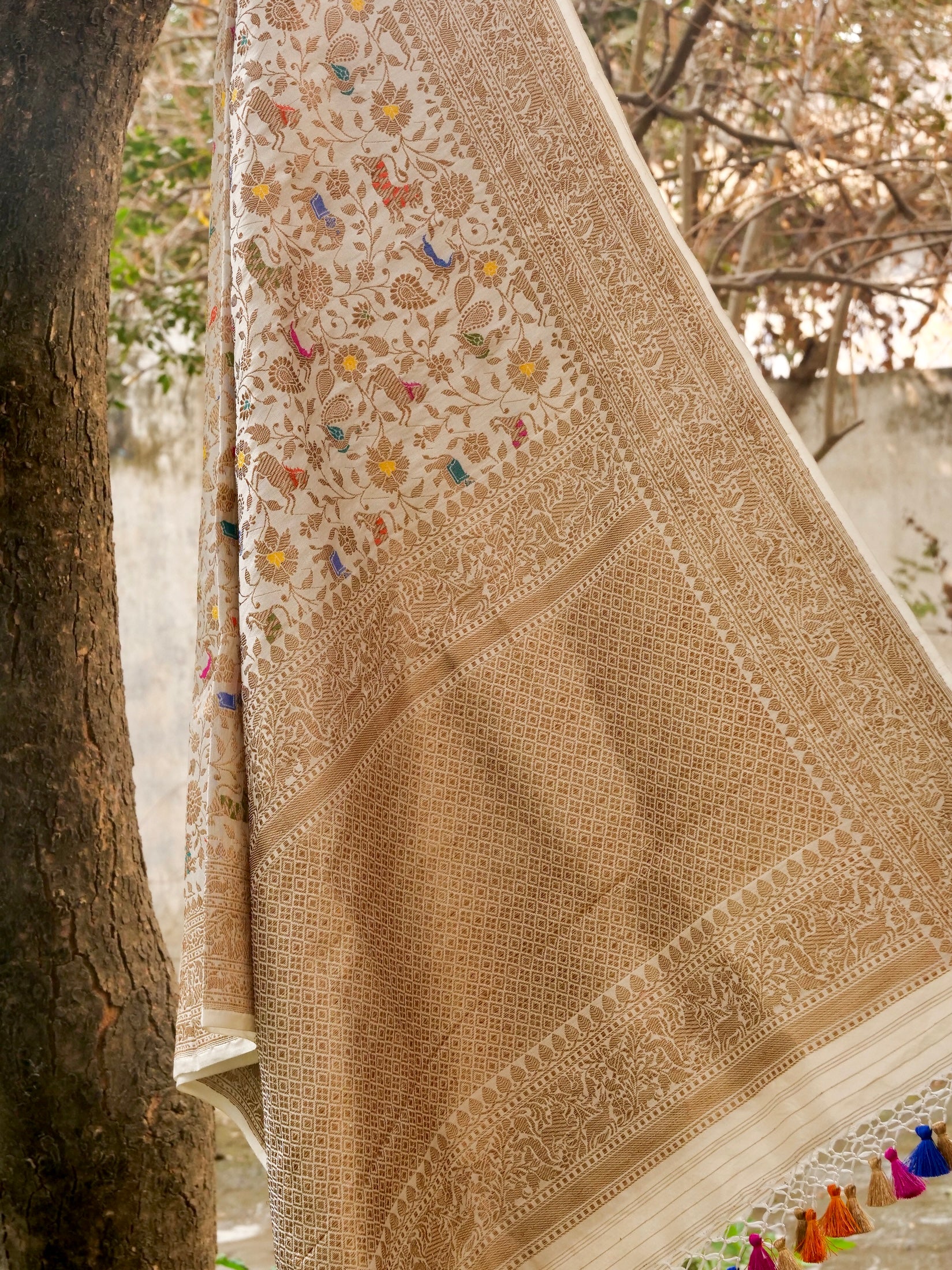 Handloom Banarasi Katan Silk Kadwa Shikargah Dupatta with Antique Zari