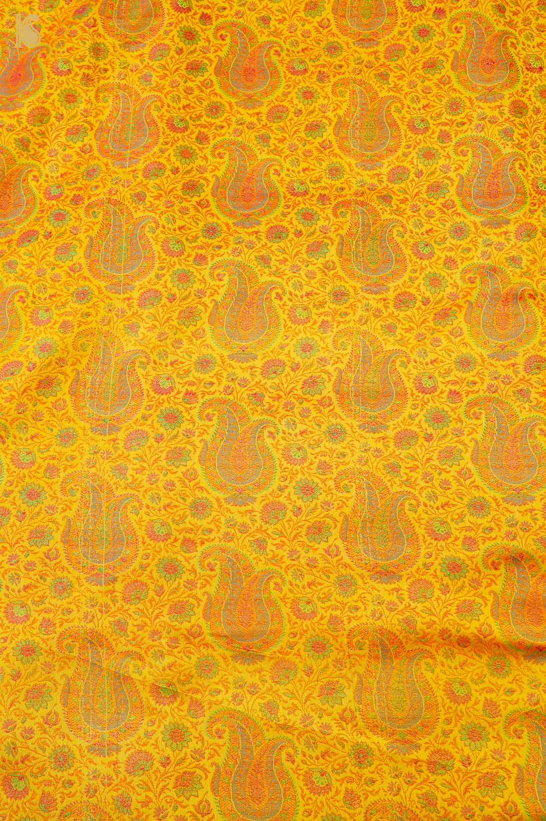 Handloom Banarasi Kalka Ambi Tanchoi Silk Fabric