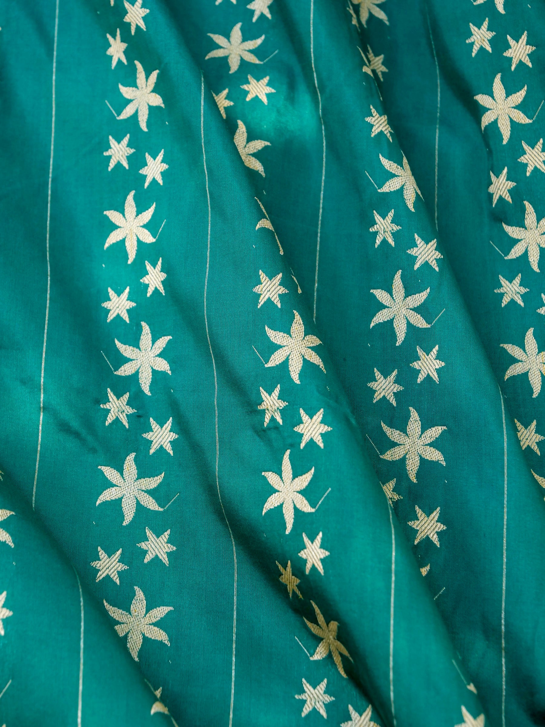 Banarasi Katan Silk Kadwa Star Booti Handloom Saree | Teal - Khinkhwab