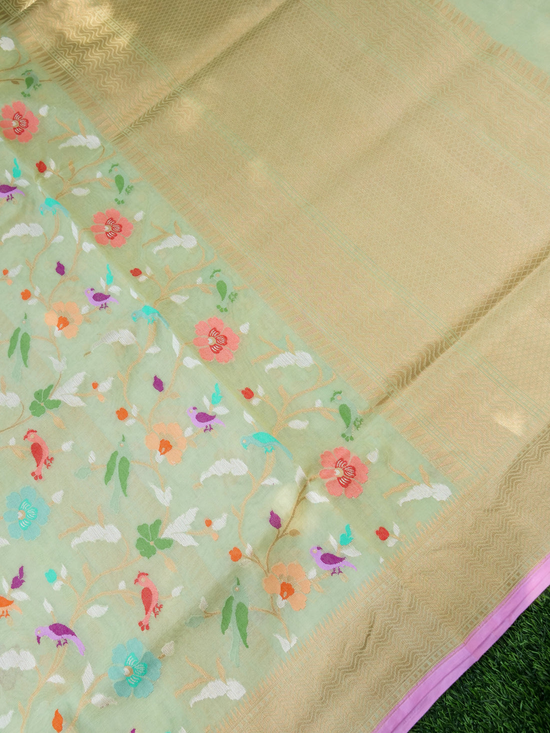 Banarasi Kora Silk Kadwa Handloom Saree | Pistachio - Khinkhwab
