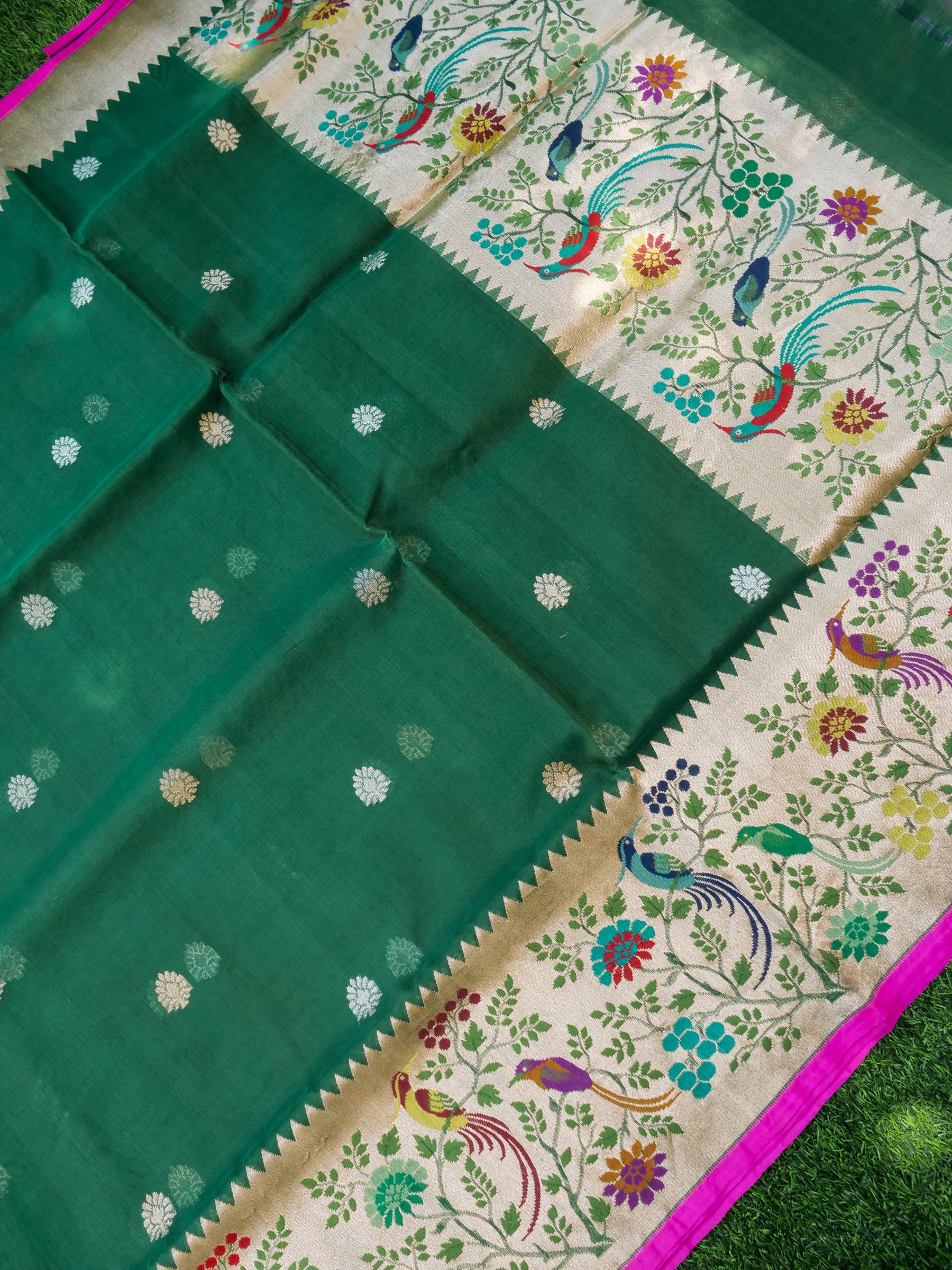 Banarasi Kora Silk Kadwa Handloom Saree with Paithani Border | Bottle Green - Khinkhwab