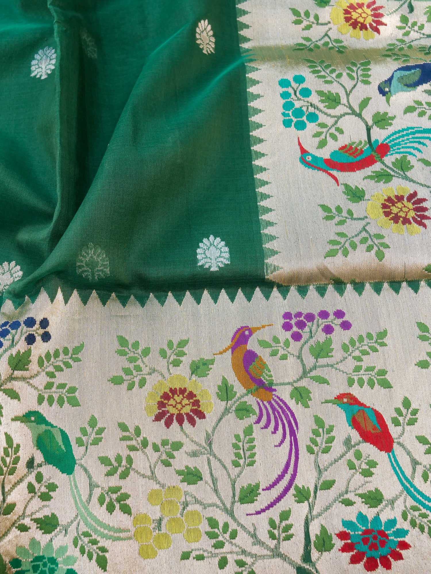 Banarasi Kora Silk Kadwa Handloom Saree with Paithani Border | Bottle Green - Khinkhwab