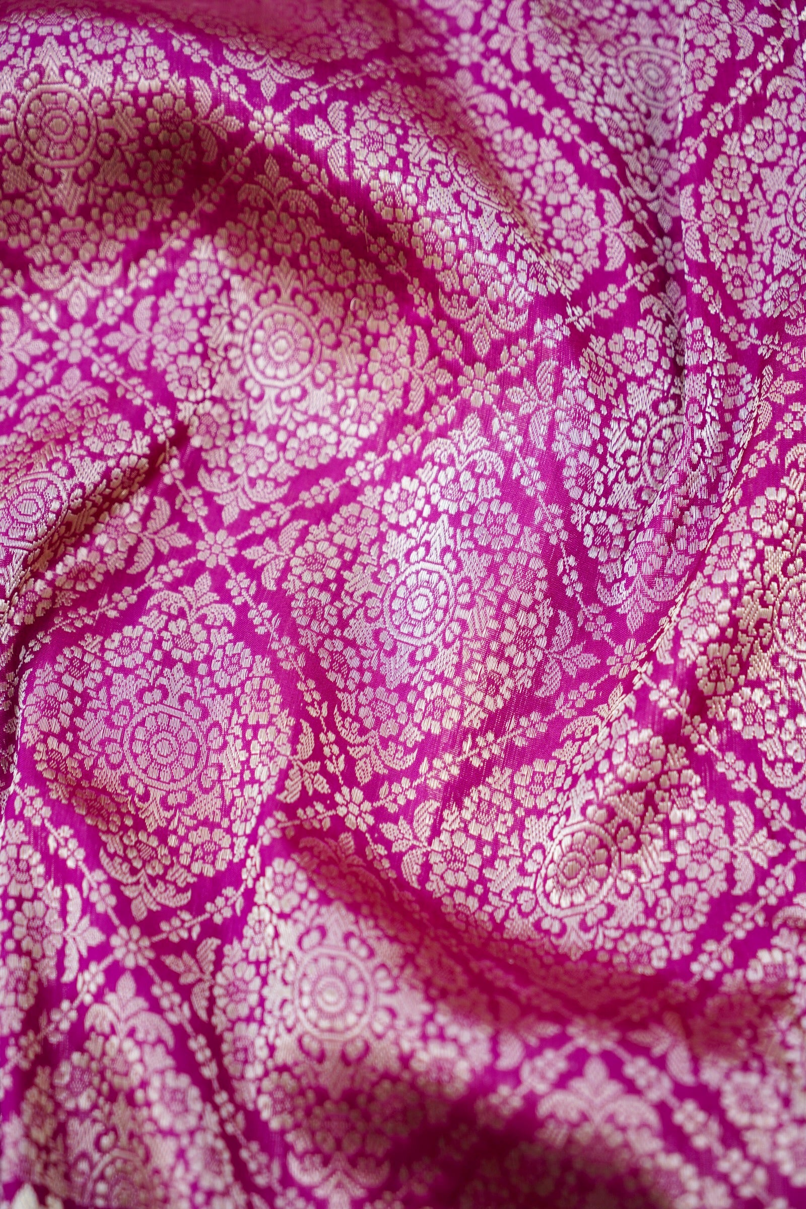 Banarasi Pure Silk Zari Brocade Handwoven Saree in Magenta - Khinkhwab