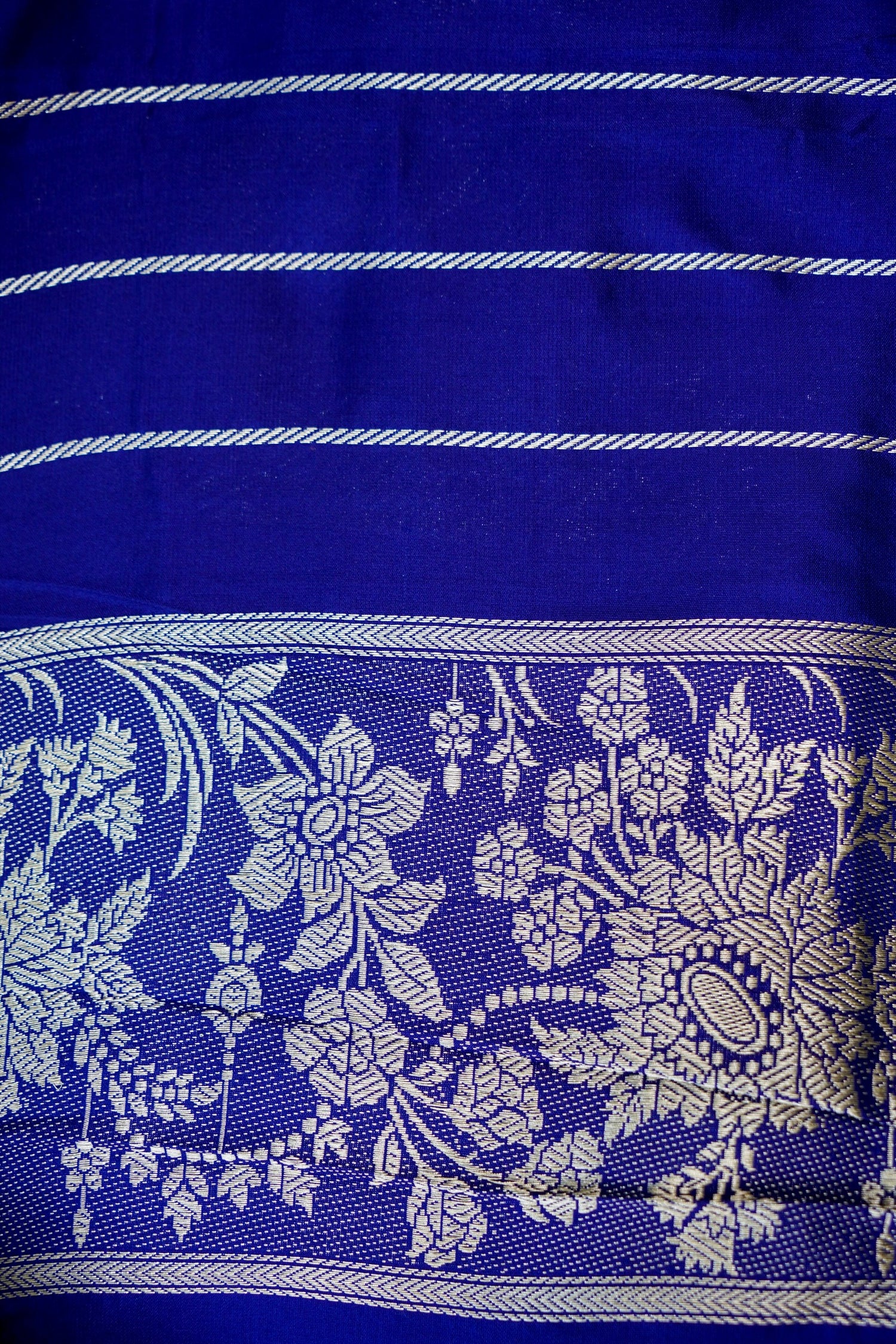 Banarasi Katan Silk Kadwa Jangla Handwoven Saree in Royal Blue - Khinkhwab