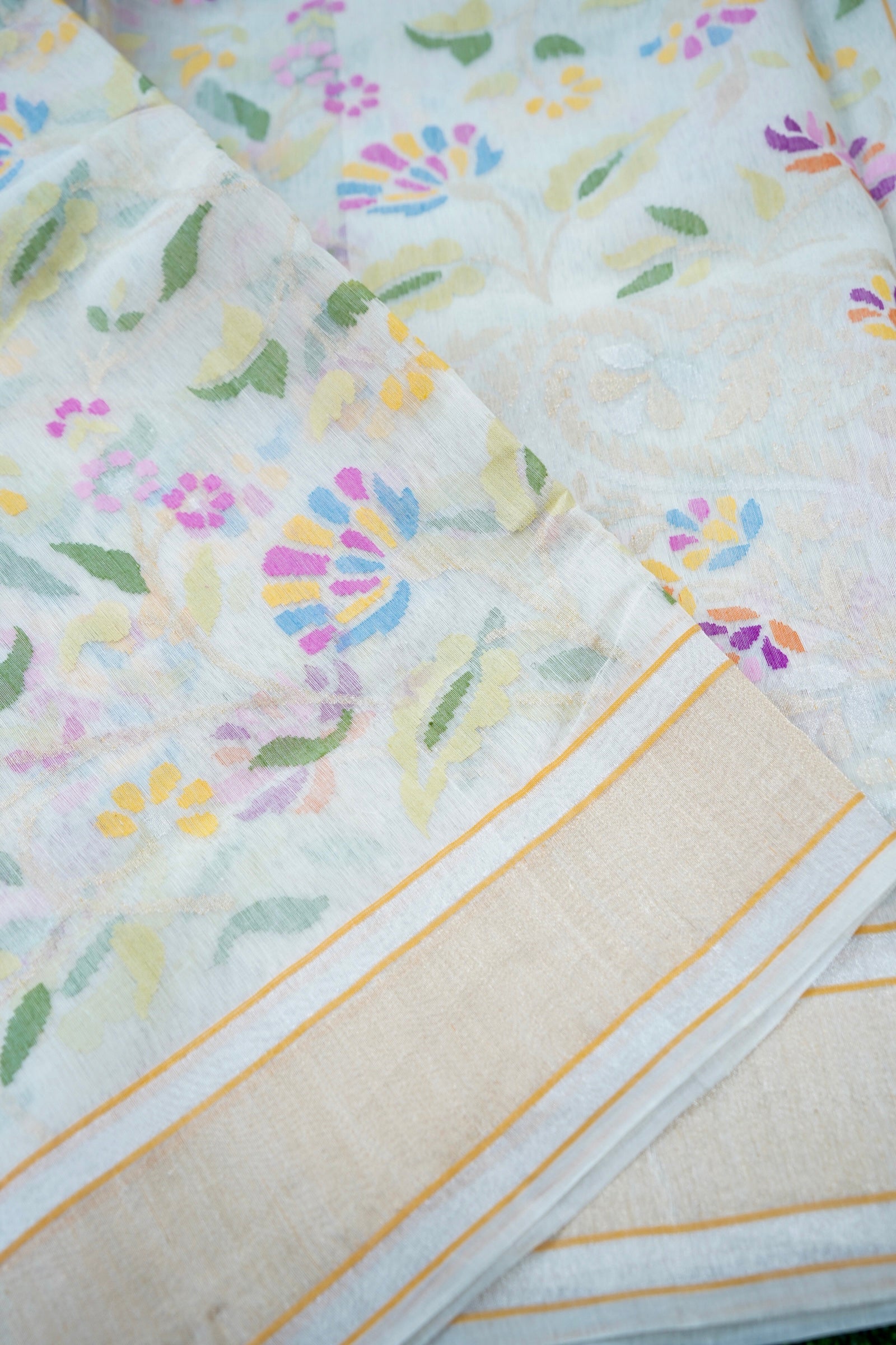 Banarasi Cotton Jamdani Real Zari Handwoven Saree in White - Khinkhwab