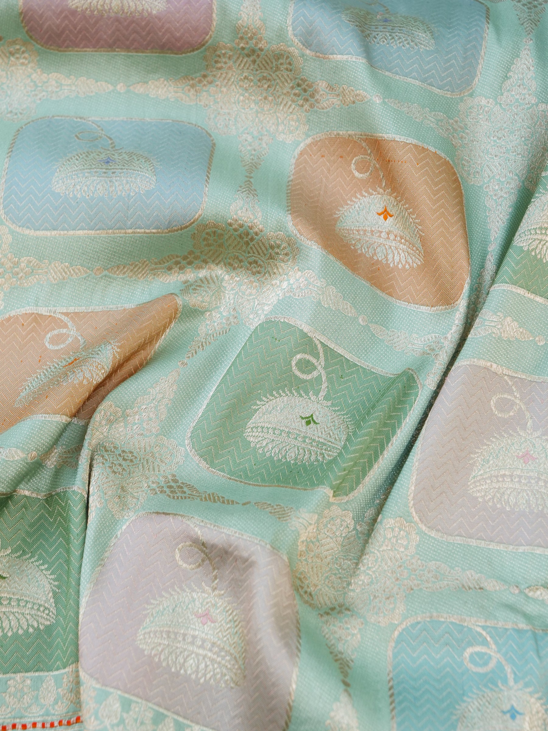 Banarasi Silk Kadwa Rangkat Handloom Saree | Mint - Khinkhwab