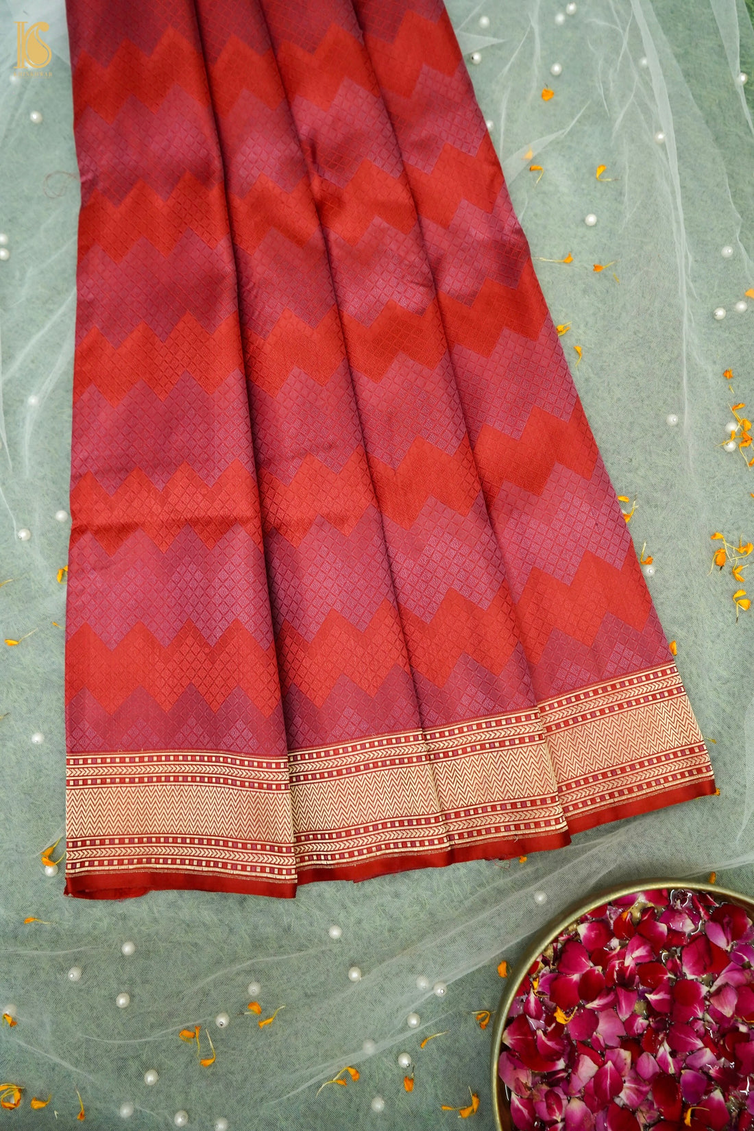 Katan Silk Tanchoi Geometric Handwoven Banarasi Saree in Rust Red