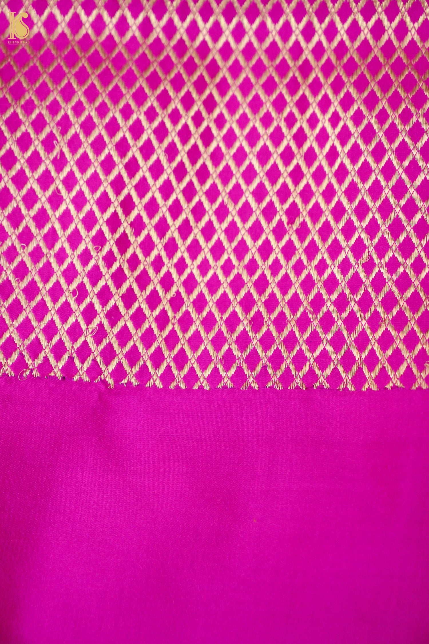 Katan Silk Tanchoi Chevron Handwoven Banarasi Saree in Chartreuse Green