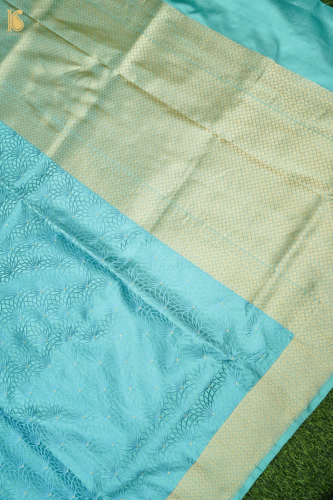 Mashru Silk Tanchoi Kamal Jaal Handwoven Banarasi Saree in Sky Blue