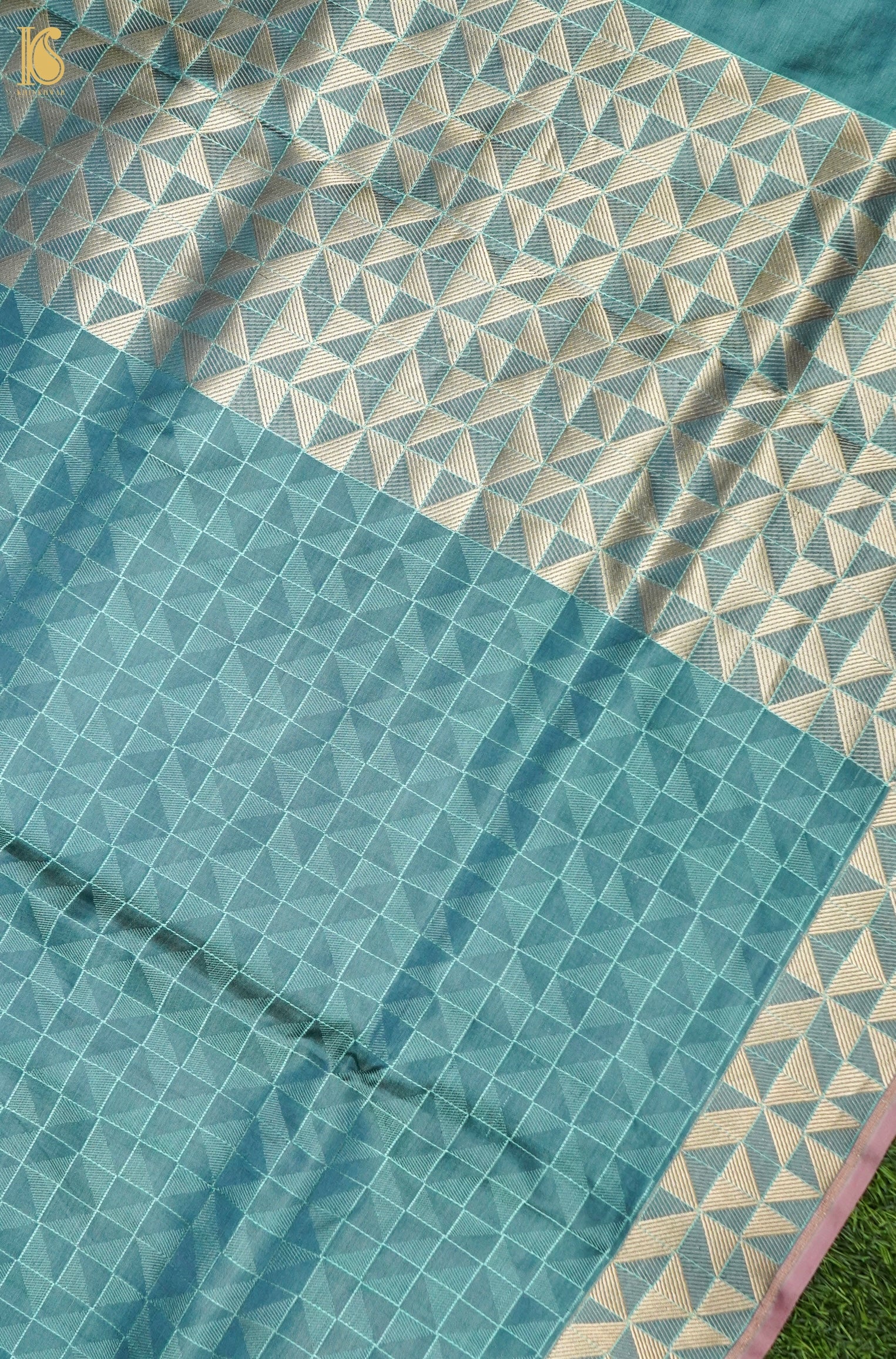 Katan Silk Tanchoi Geometric Handwoven Banarasi Saree in Steel Blue