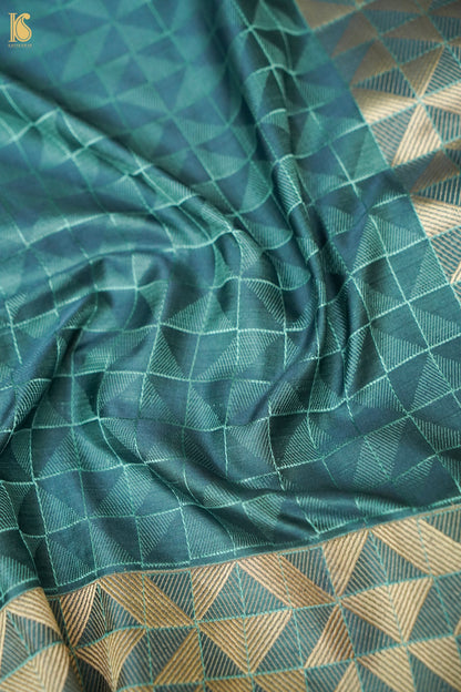 Katan Silk Tanchoi Geometric Handwoven Banarasi Saree in Steel Blue