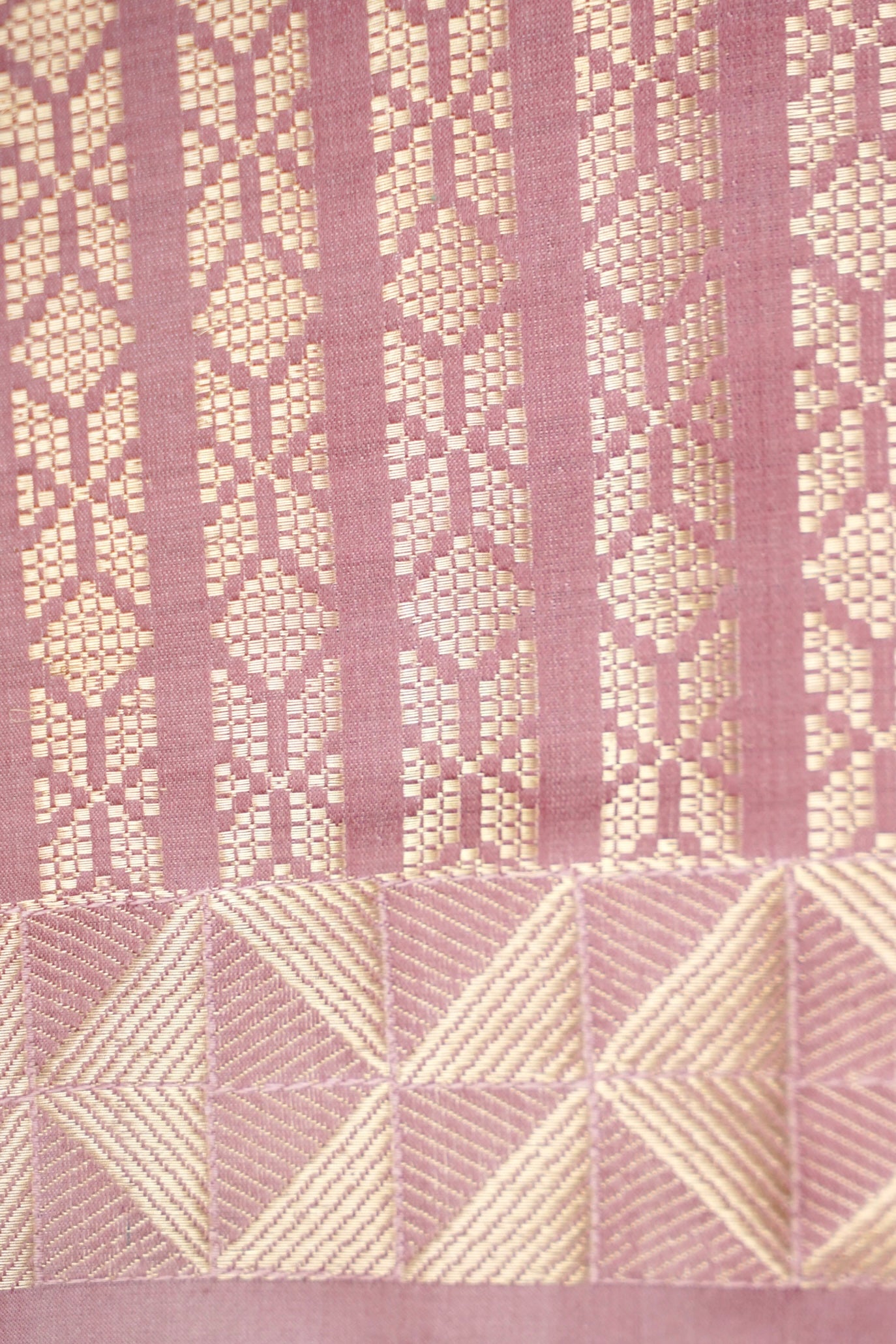 Katan Silk Tanchoi Geometric Handwoven Banarasi Saree in Steel Blue