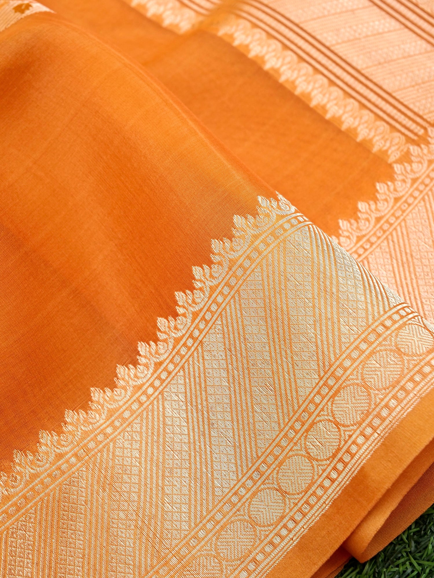 Handloom Banarasi Kora Silk Kadwa Meenakari Saree - Khinkhwab