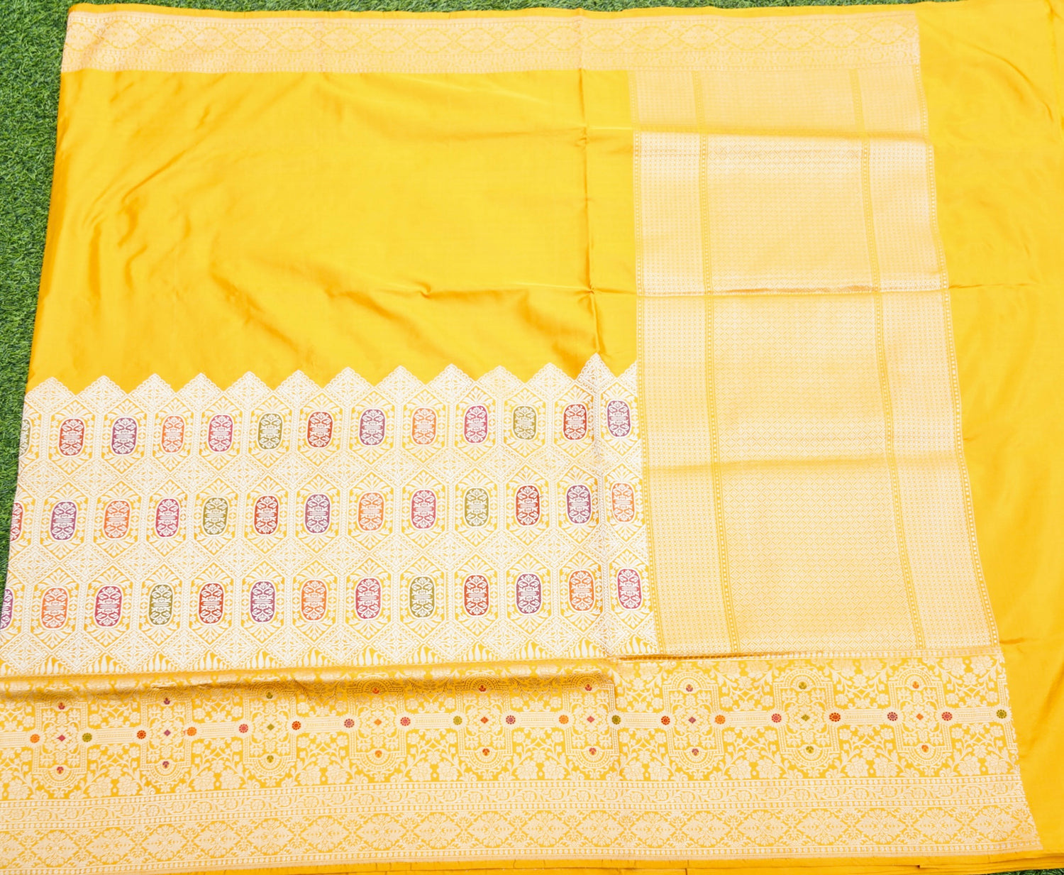 Pure Katan Silk Kadwa Meenakari Diamond Jaal Banarasi Saree in Bright Yellow