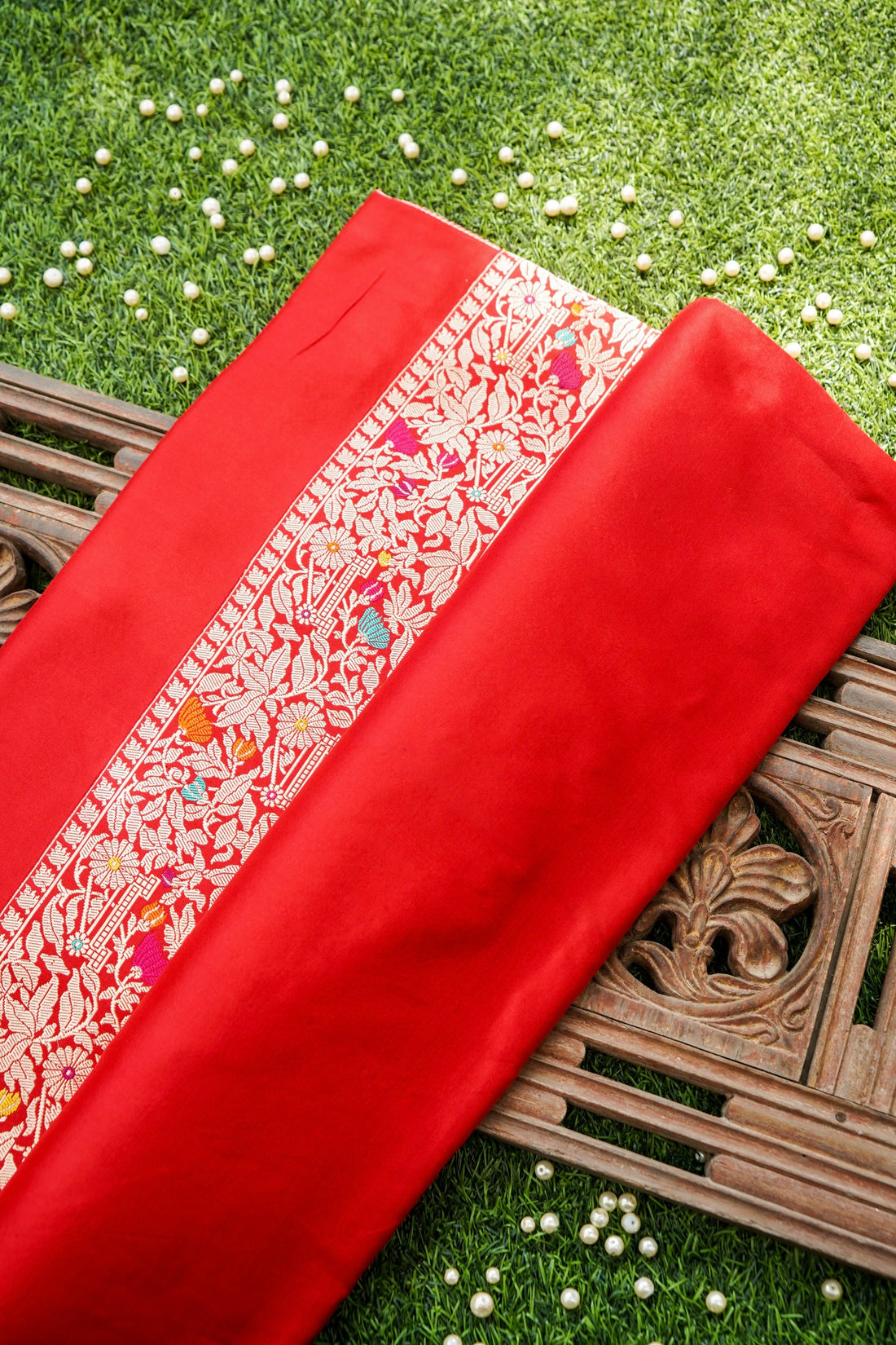 Pure Katan Silk Kadwa Bel Banarasi Saree in Tomato Red