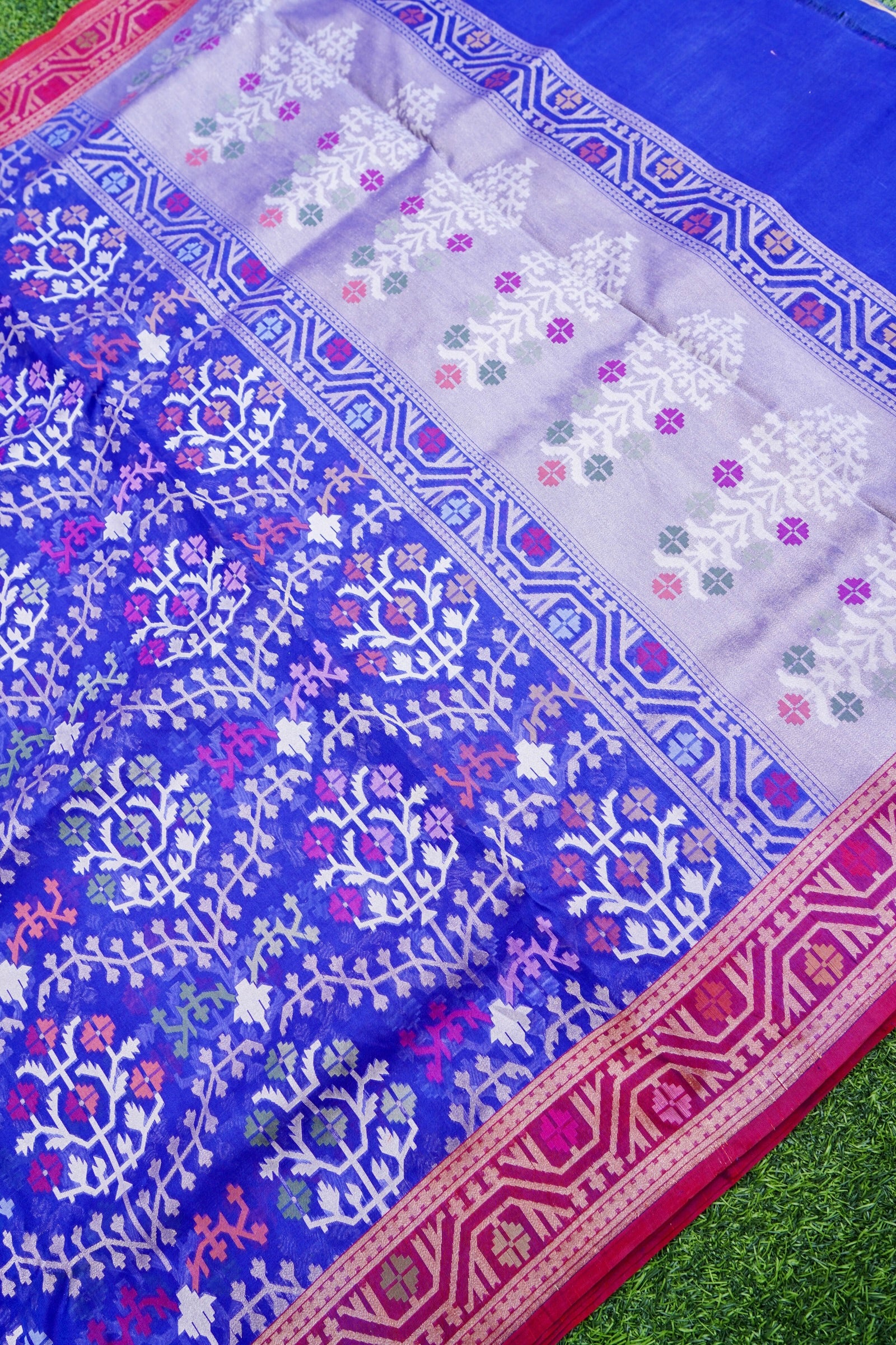 Pure Kora Silk Ektara Jamdani Jaal Banarasi Saree in Royal Blue
