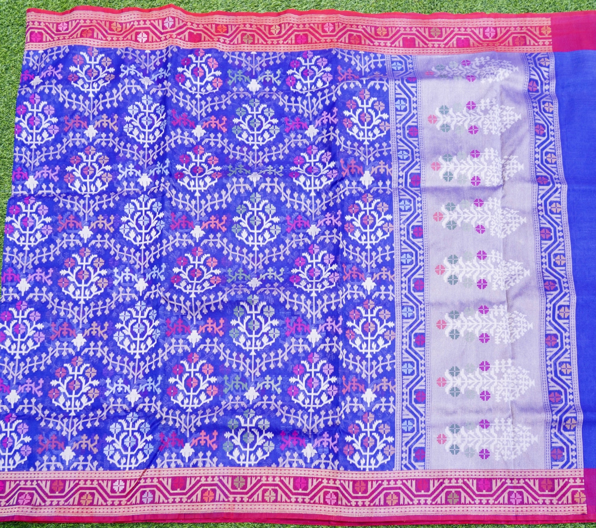 Pure Kora Silk Ektara Jamdani Jaal Banarasi Saree in Royal Blue