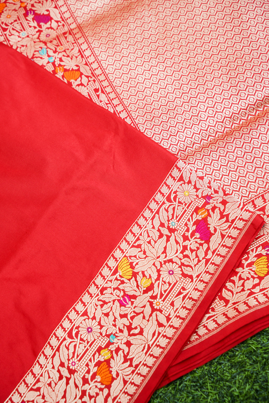 Pure Katan Silk Kadwa Bel Banarasi Saree in Tomato Red