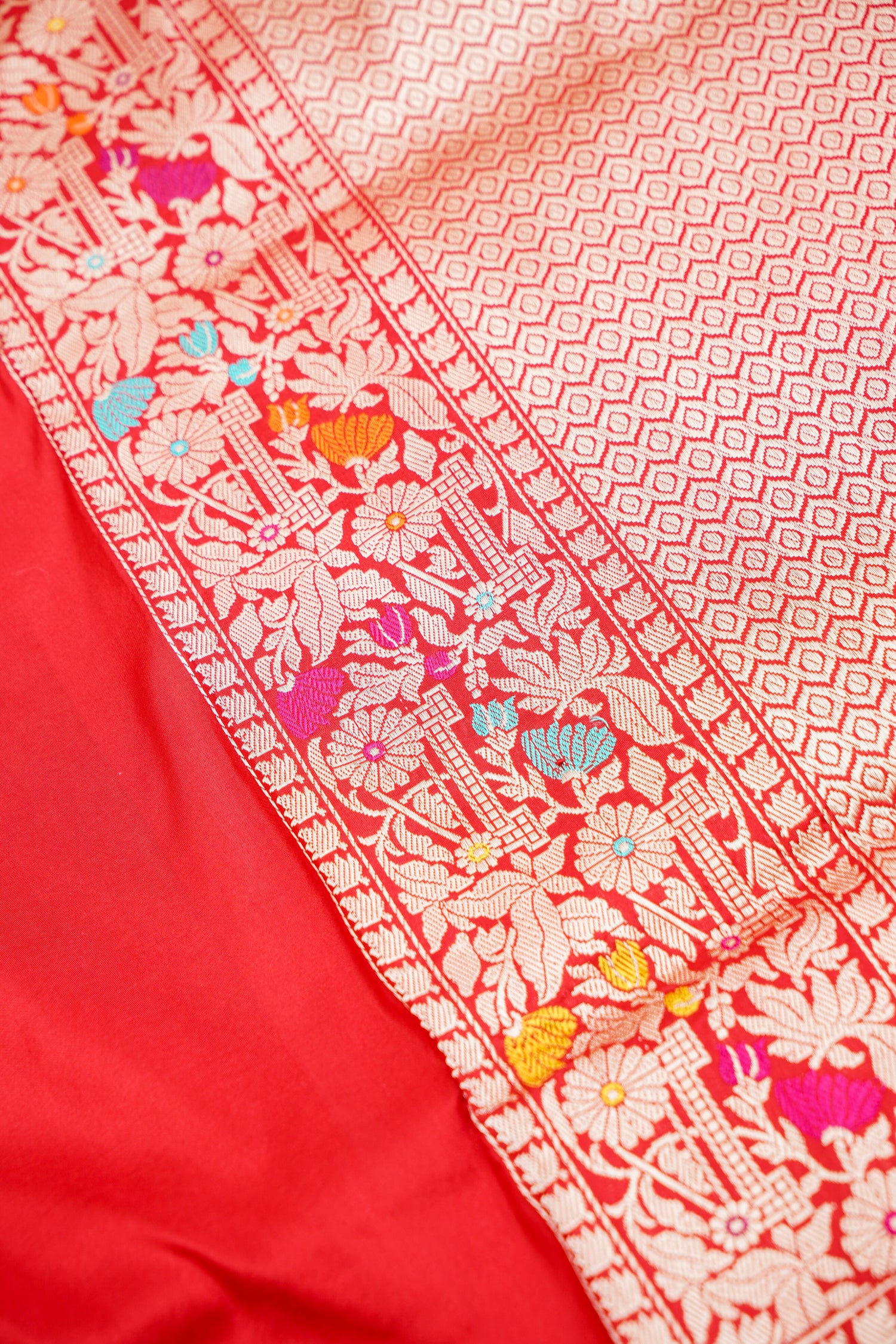 Pure Katan Silk Kadwa Bel Banarasi Saree in Tomato Red