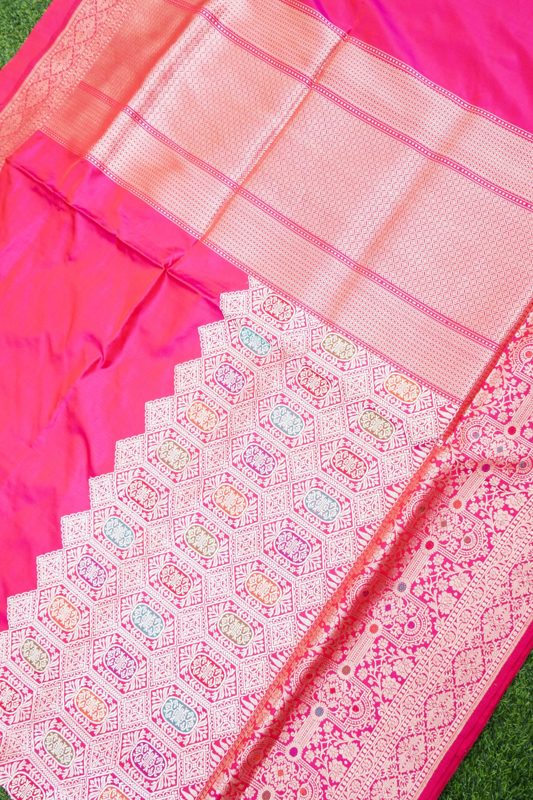 Pure Katan Silk Kadwa Meenakari Diamond Jaal Banarasi Saree in Hot Pink