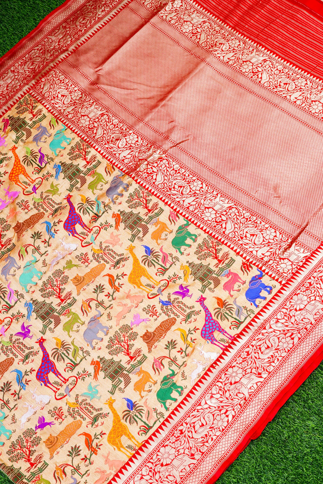Handwoven Banarasi Katan Silk Kadwa Shikargah Saree