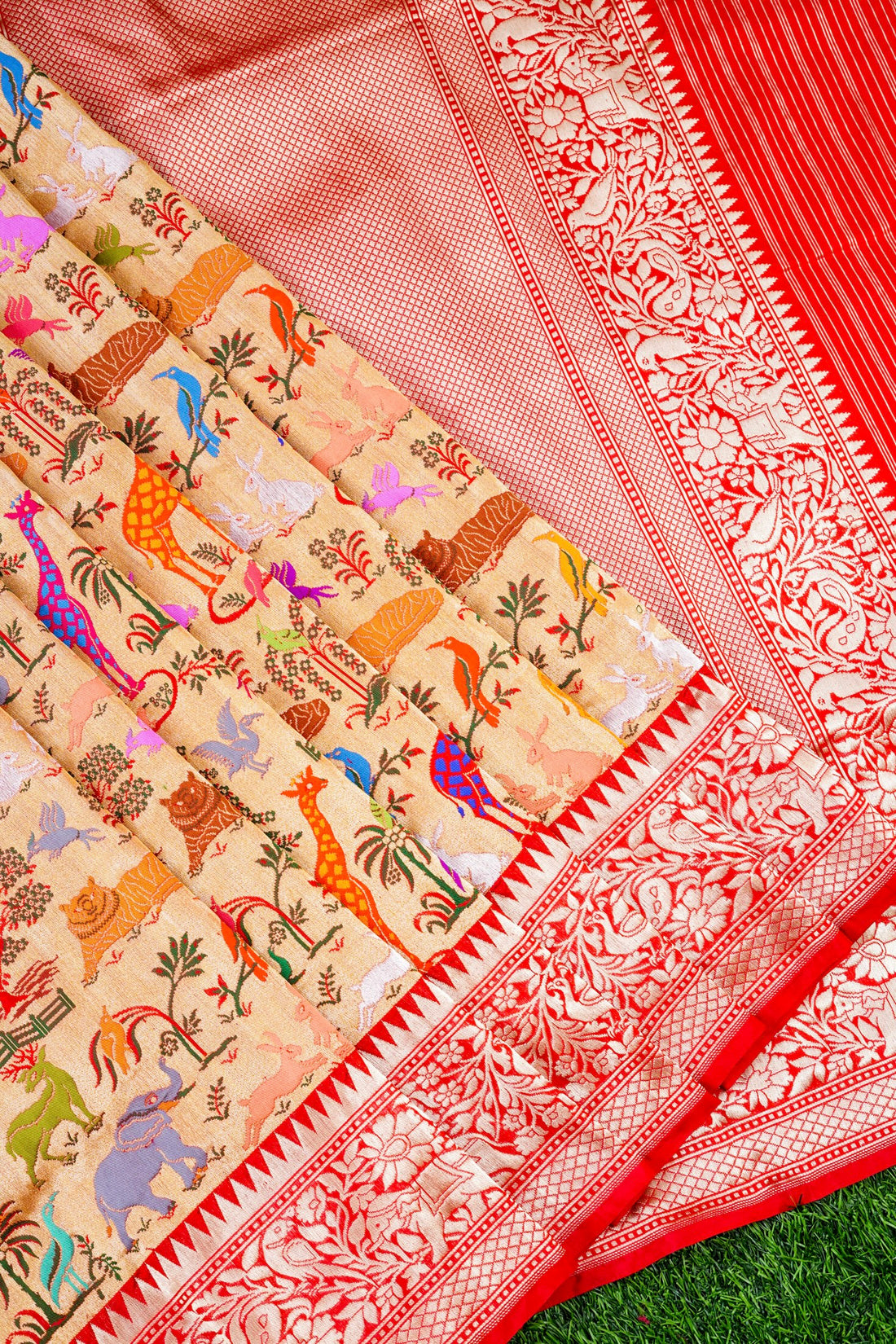 Handwoven Banarasi Katan Silk Kadwa Shikargah Saree
