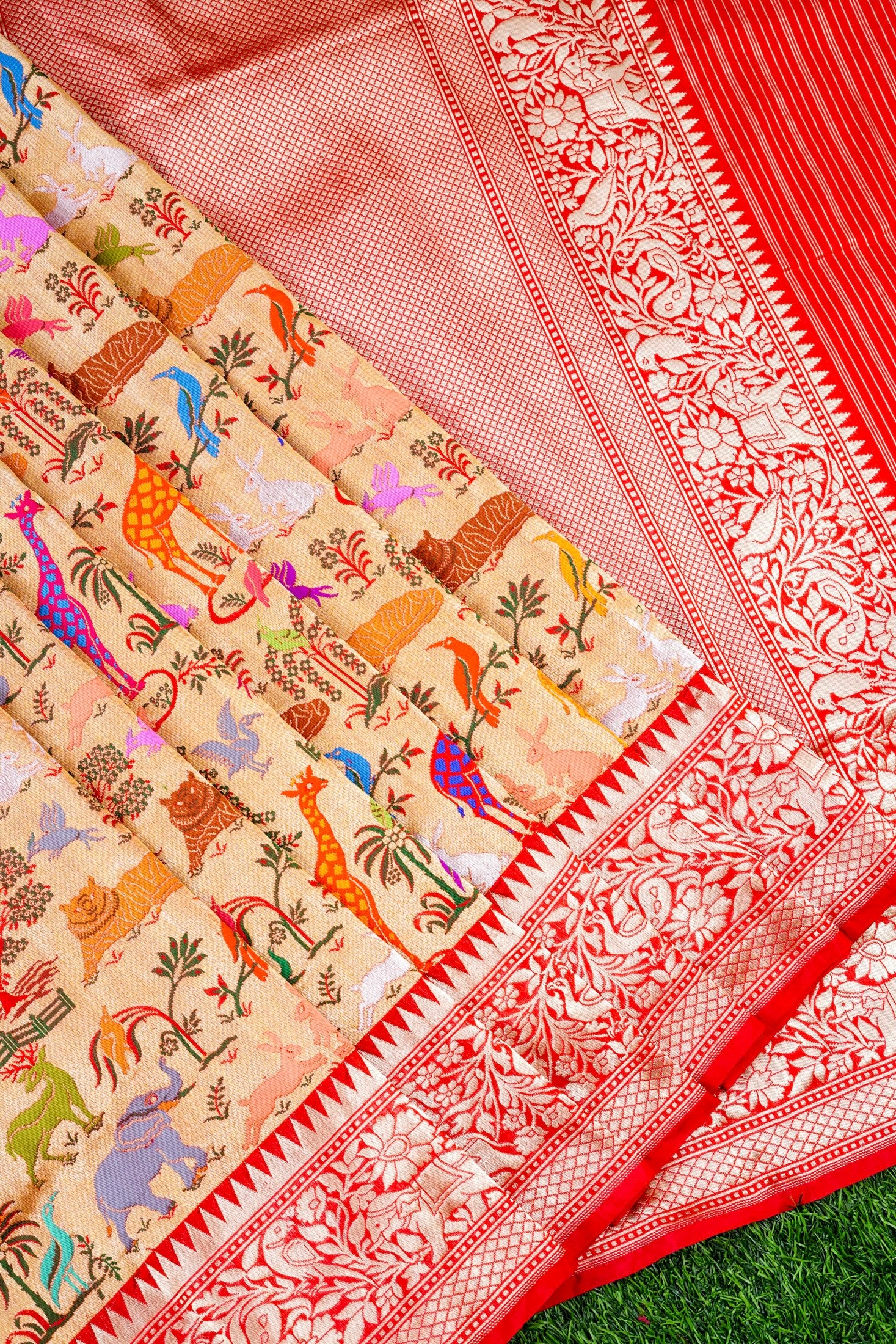 Handwoven Banarasi Katan Silk Kadwa Shikargah Saree