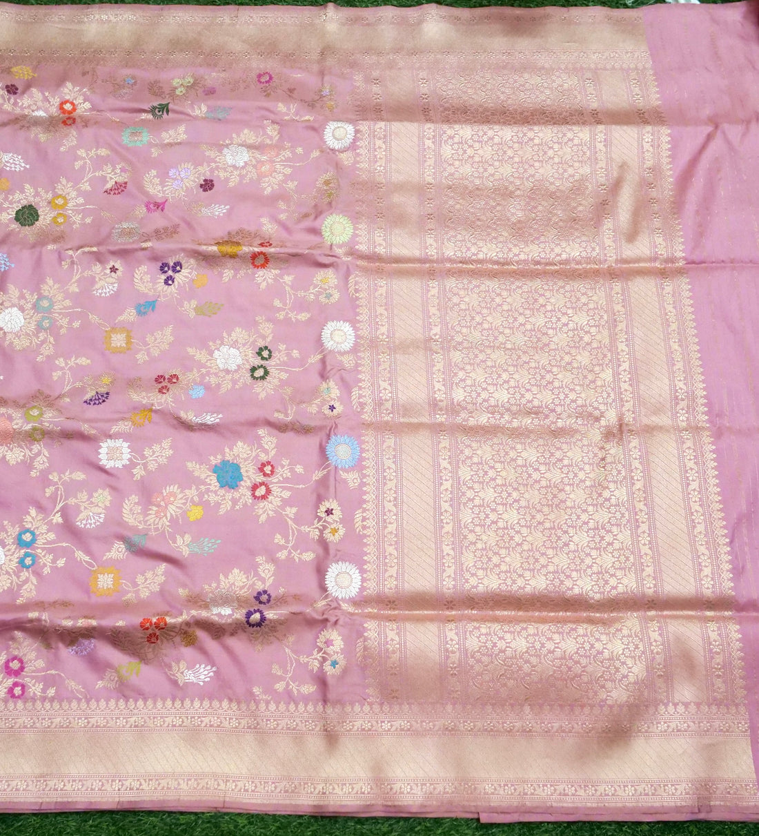 Banarasi Katan Silk Kadwa Jangla Handwoven Saree in Blush Pink