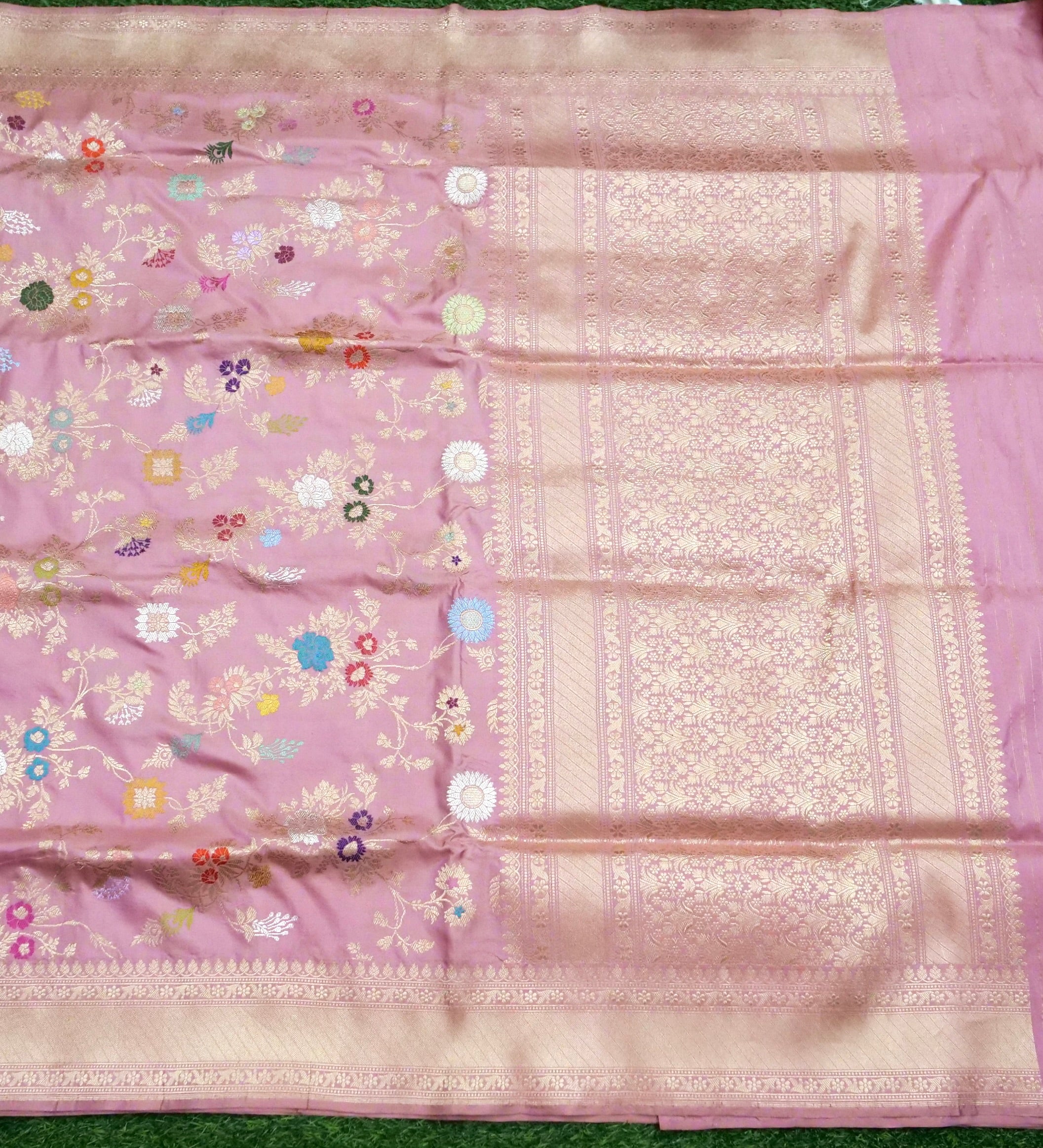 Banarasi Katan Silk Kadwa Jangla Handwoven Saree in Blush Pink