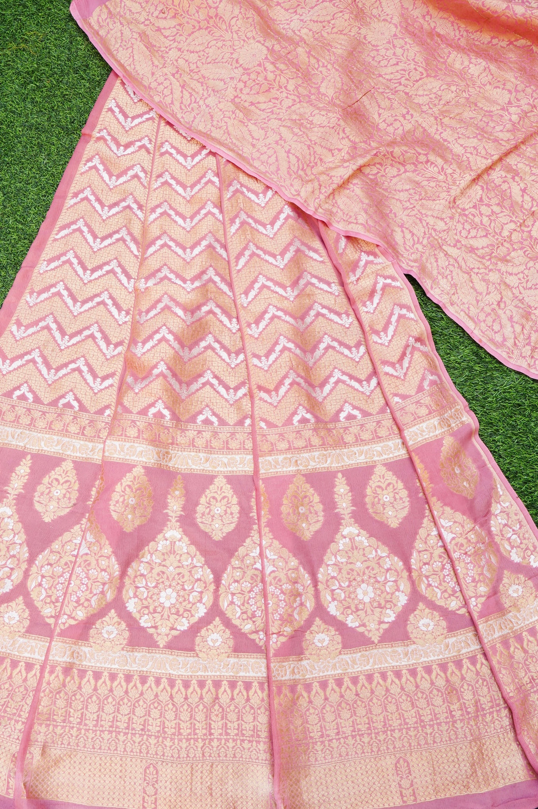 Georgette Kalidar Banarasi Dyeable Lehenga