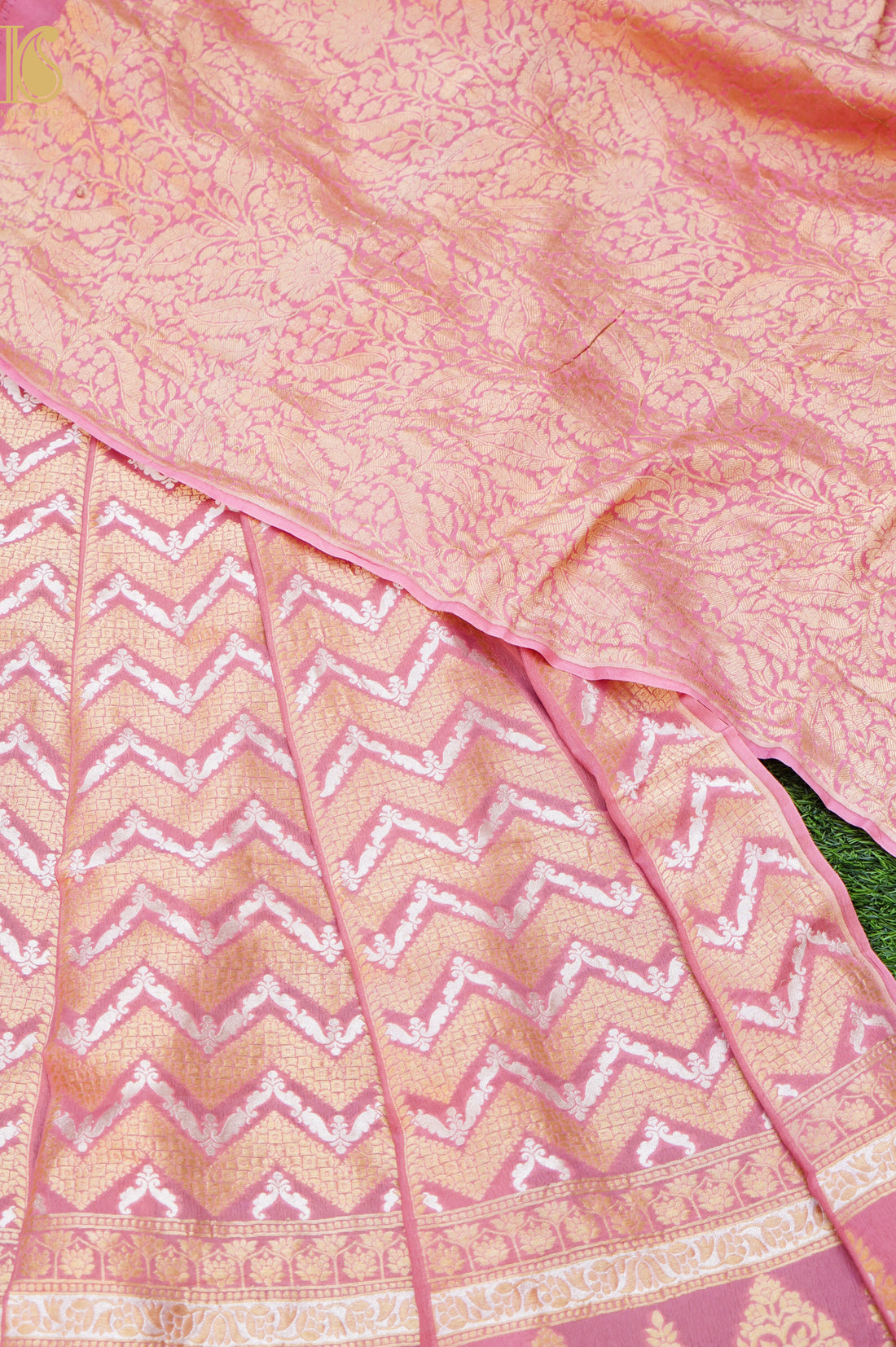 Georgette Kalidar Banarasi Dyeable Lehenga