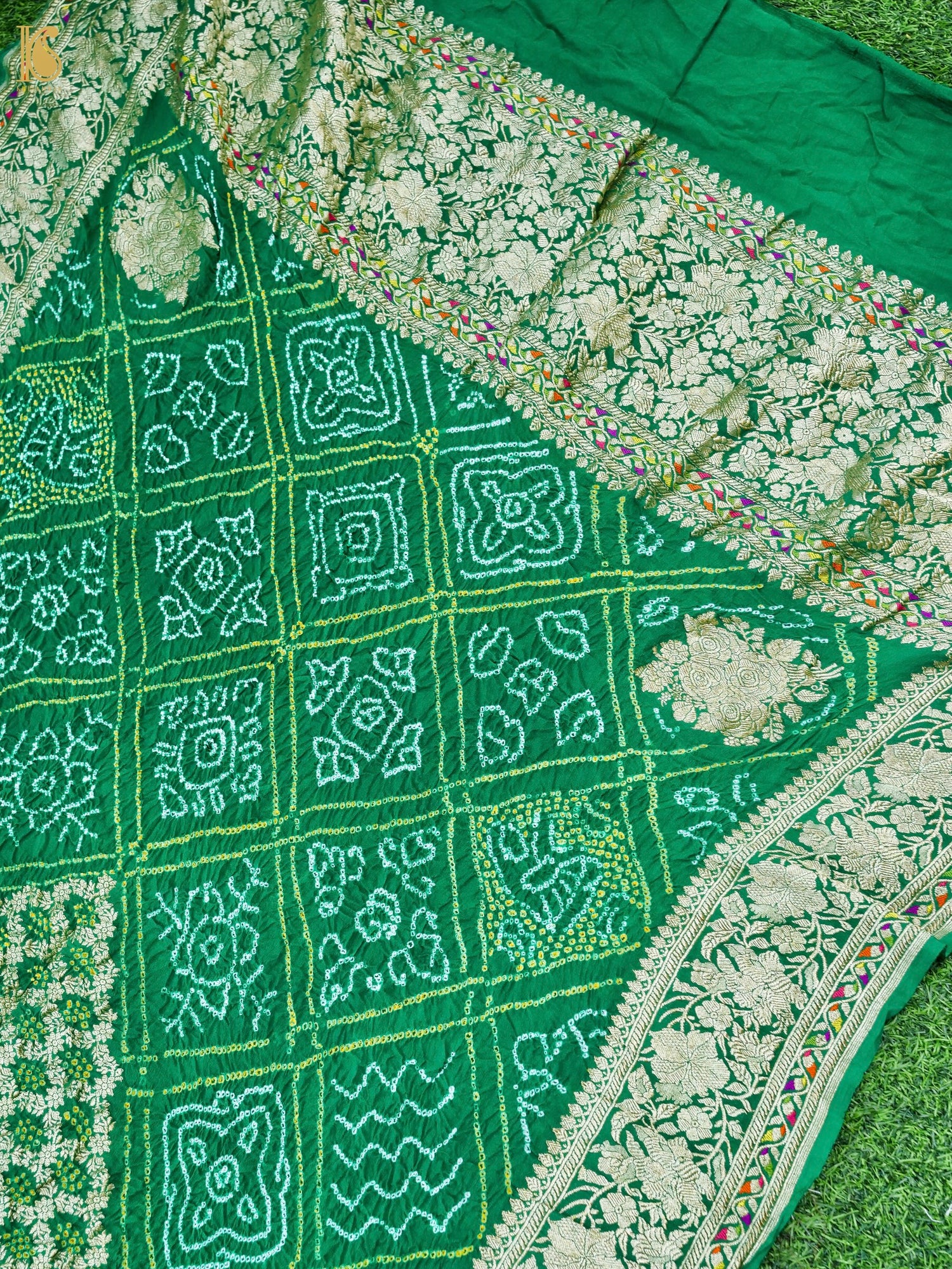 Georgette Banarasi Bandhani Diamond Jaal Dupatta in Bottle Green