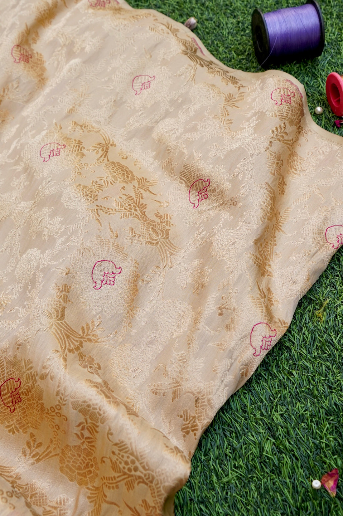 Pure Brocade Banarasi Mehraab Fabric in Off White - Khinkhwab