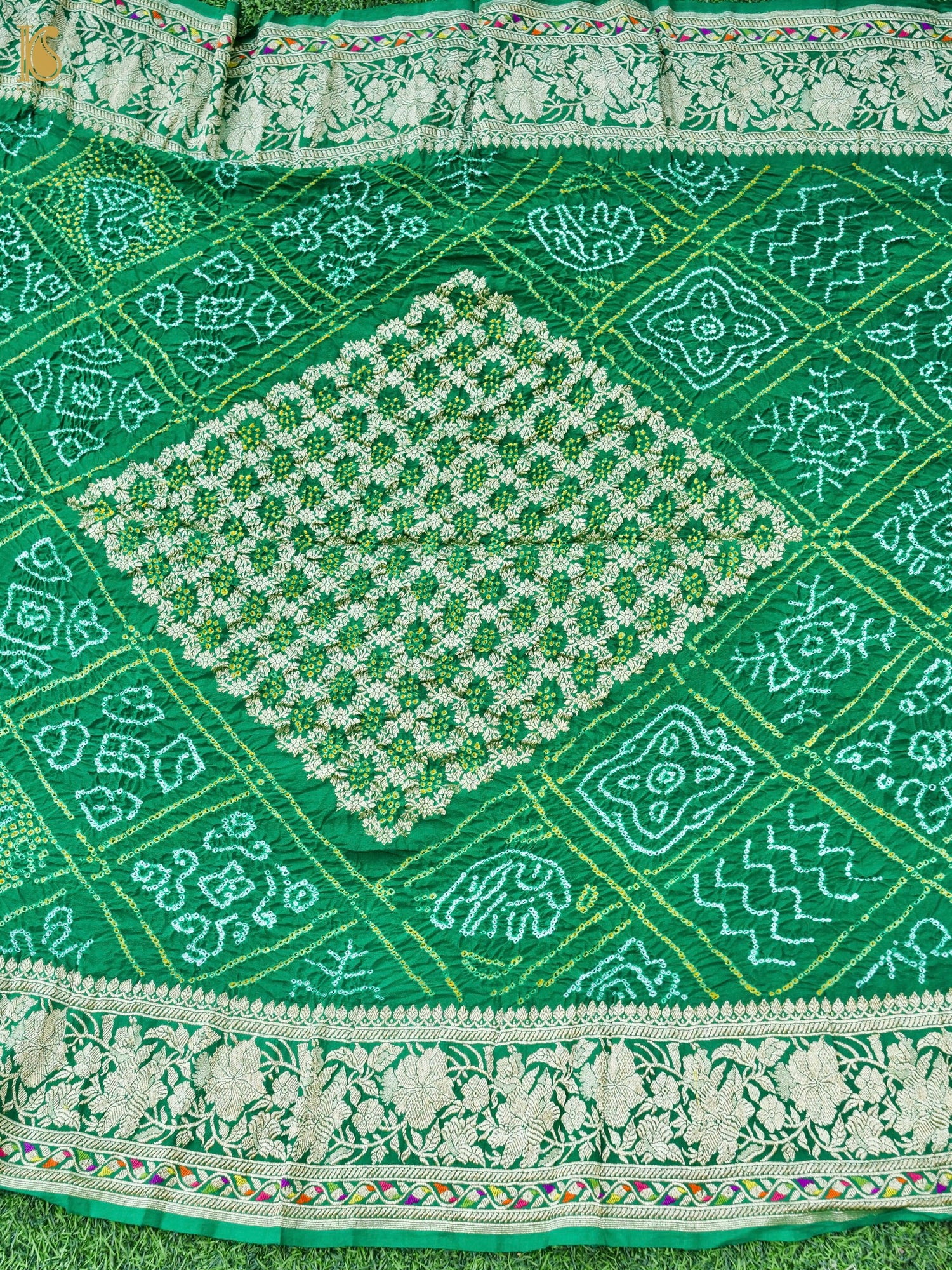 Georgette Banarasi Bandhani Diamond Jaal Dupatta in Bottle Green