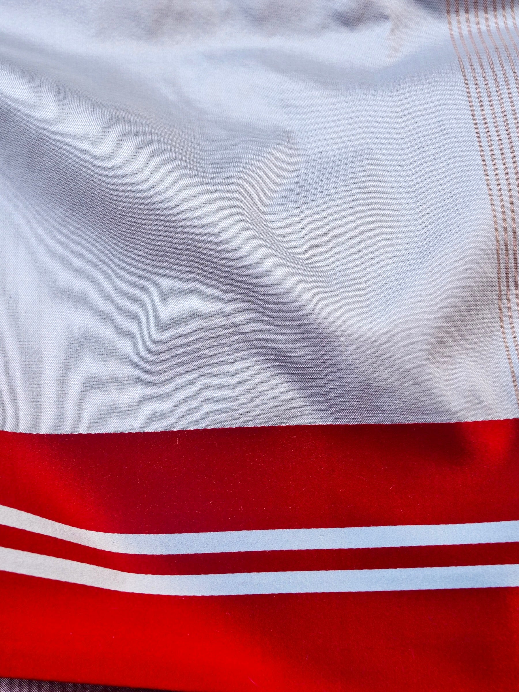 Handwoven Pure Mashru Silk Banarasi Saree - Khinkhwab