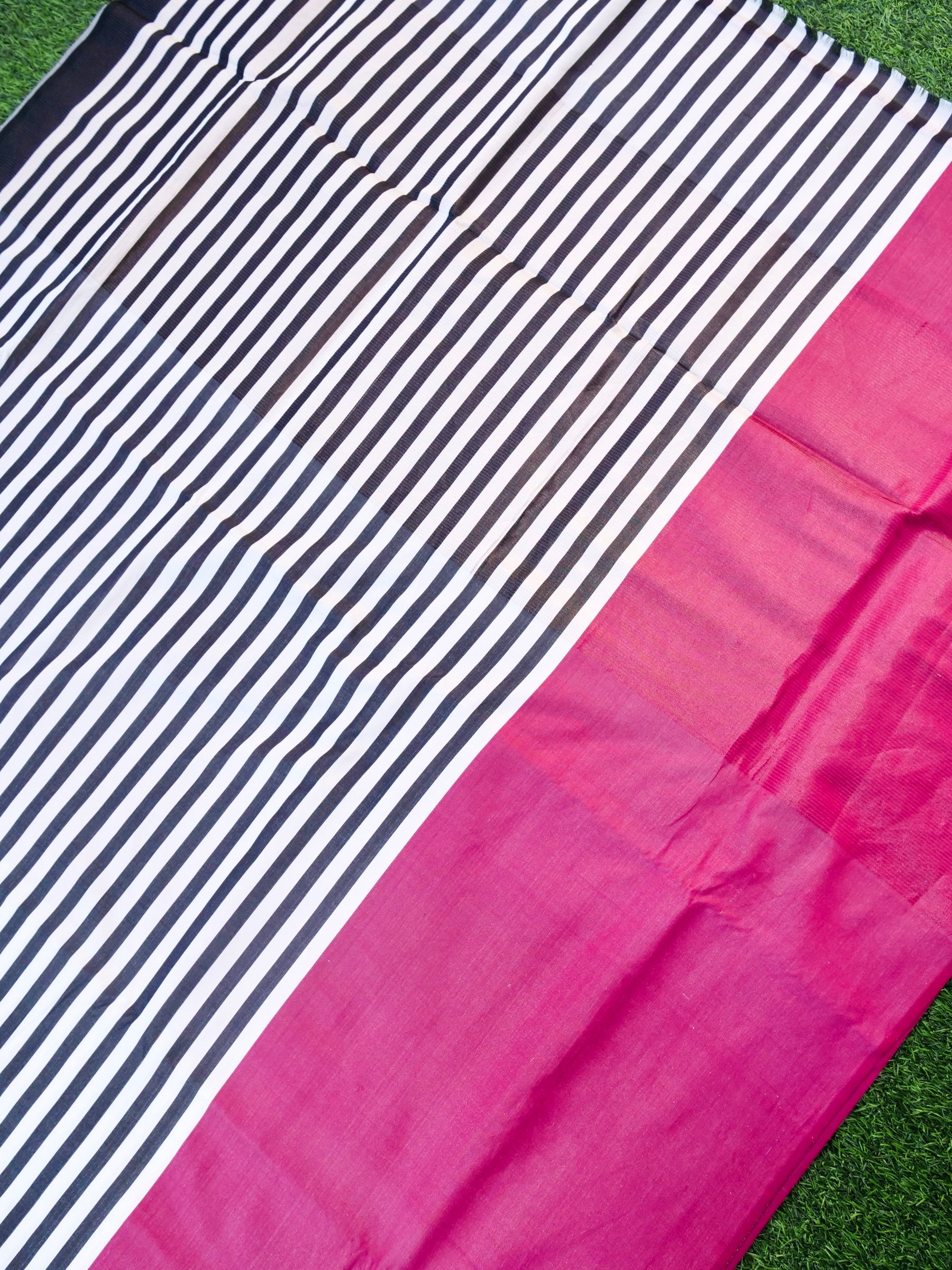 Handwoven Pure Mashru Silk Banarasi Saree - Khinkhwab