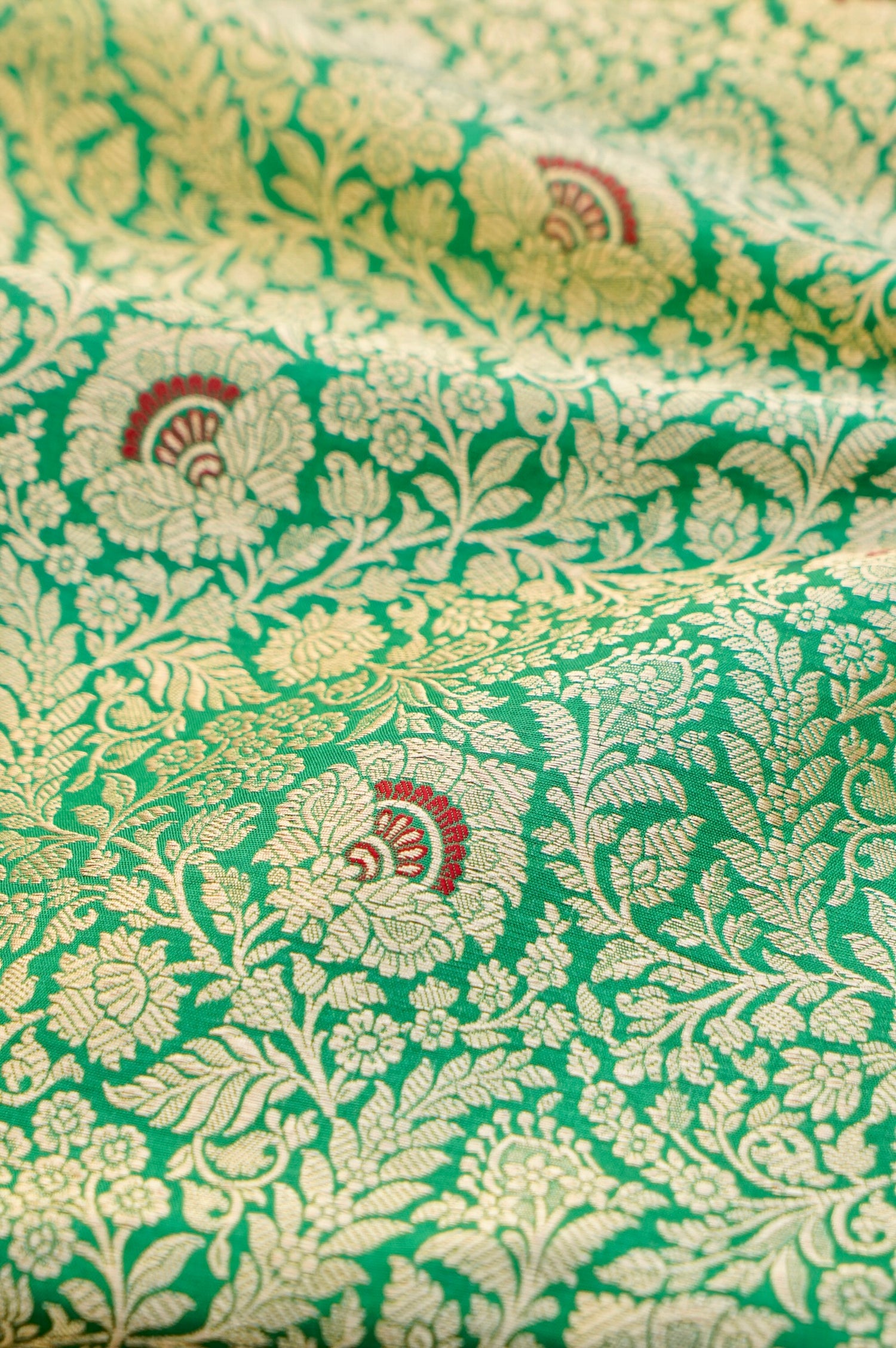 Pure Brocade Banarasi Fan Booti Fabric in Green - Khinkhwab