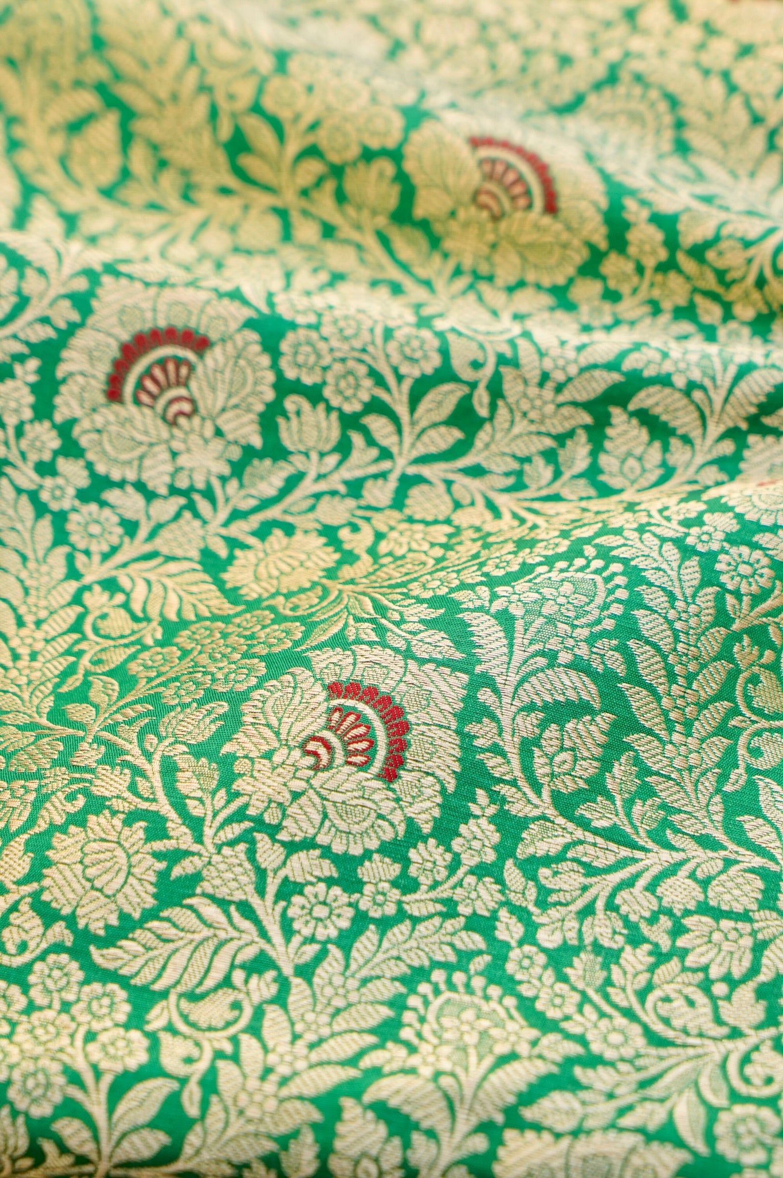 Pure Brocade Banarasi Fan Booti Fabric in Green - Khinkhwab